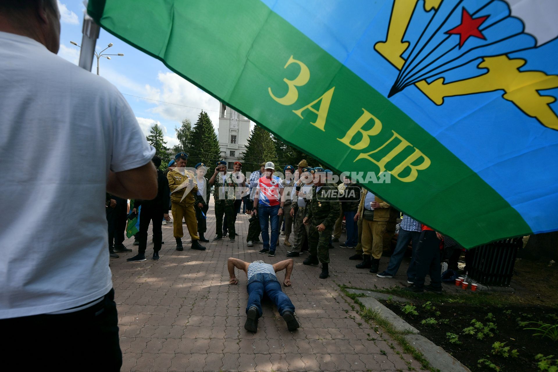 Екатеринбург. Праздничные гуляния десантников в день ВДВ.