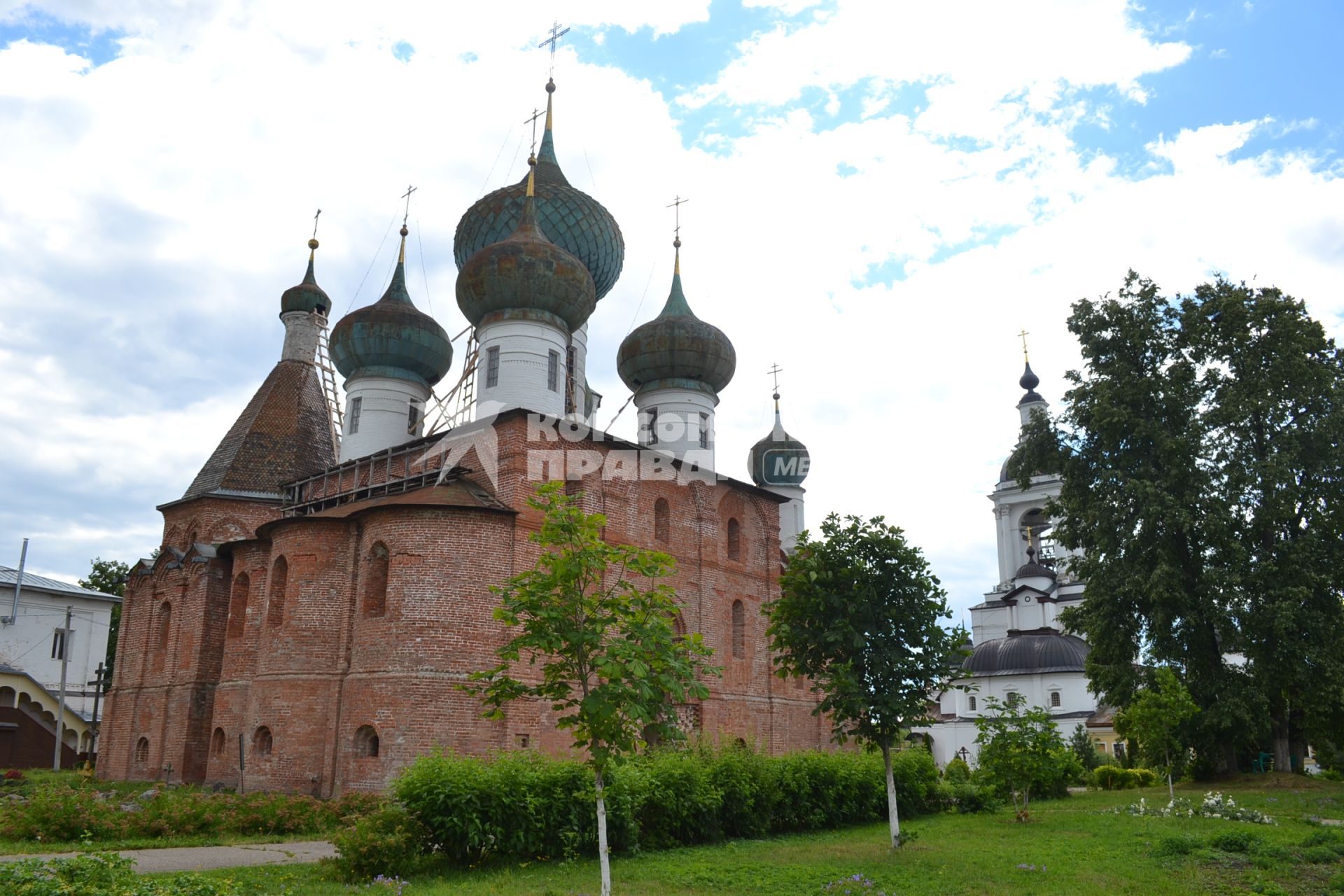 Ростов Великий. Авраамиев Богоявленский монастырь.