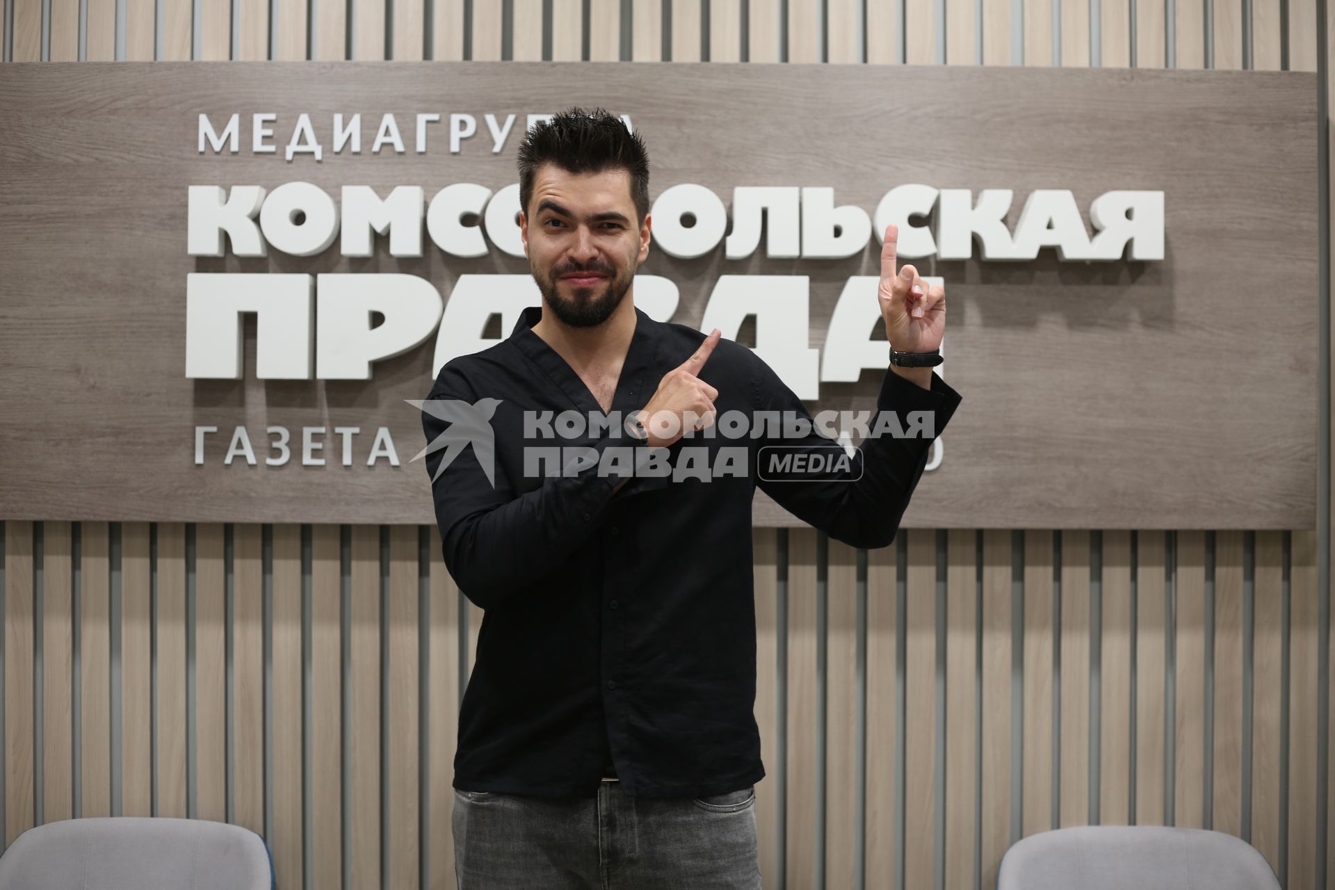 Москва. Телеведущий Вячеслав Макаров в ИД `Комсомольская правда`.