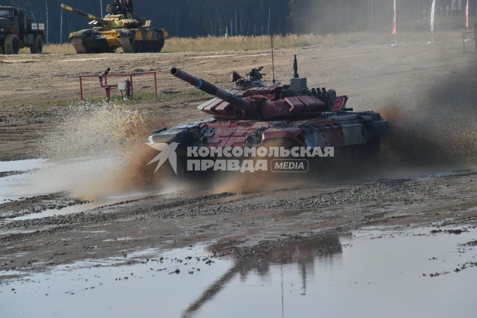 Московская область, Алабино. Танк Т-72Б3 экипажа из Монголии во время соревнований танковых экипажей в конкурсе `Танковый биатлон-2022` в рамках VIII Армейских международных игр `АрМИ-2022`.