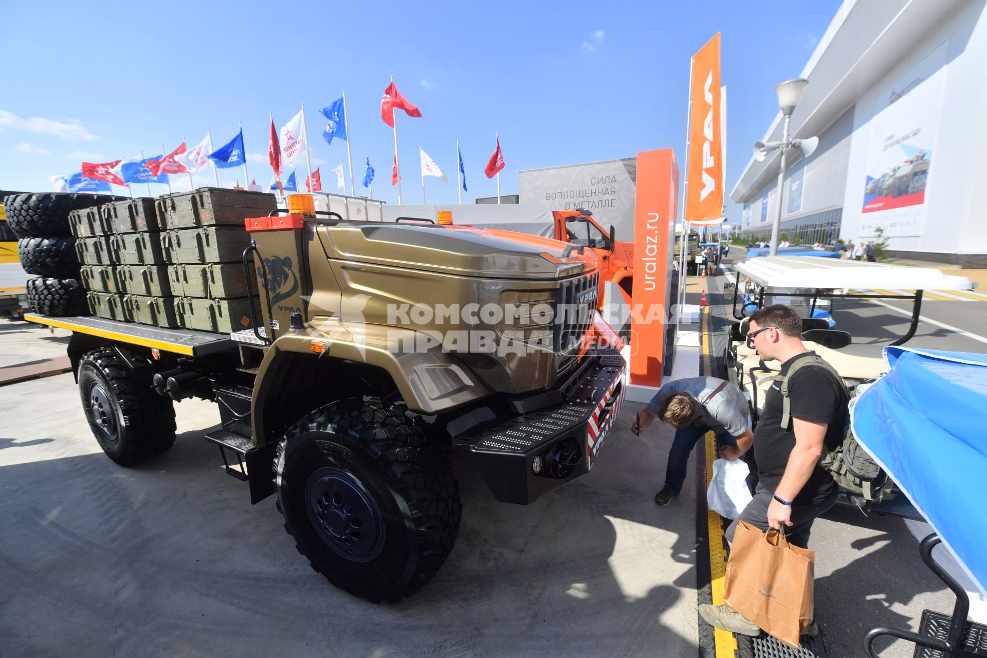 Московская область. Прототип беспилотного автомобиля ШАССИ `Урал-432067-73` на выставке в рамках Международного военно-технического форума `Армия-2022` на территории Конгрессно-выставочного центра `Патриот`.