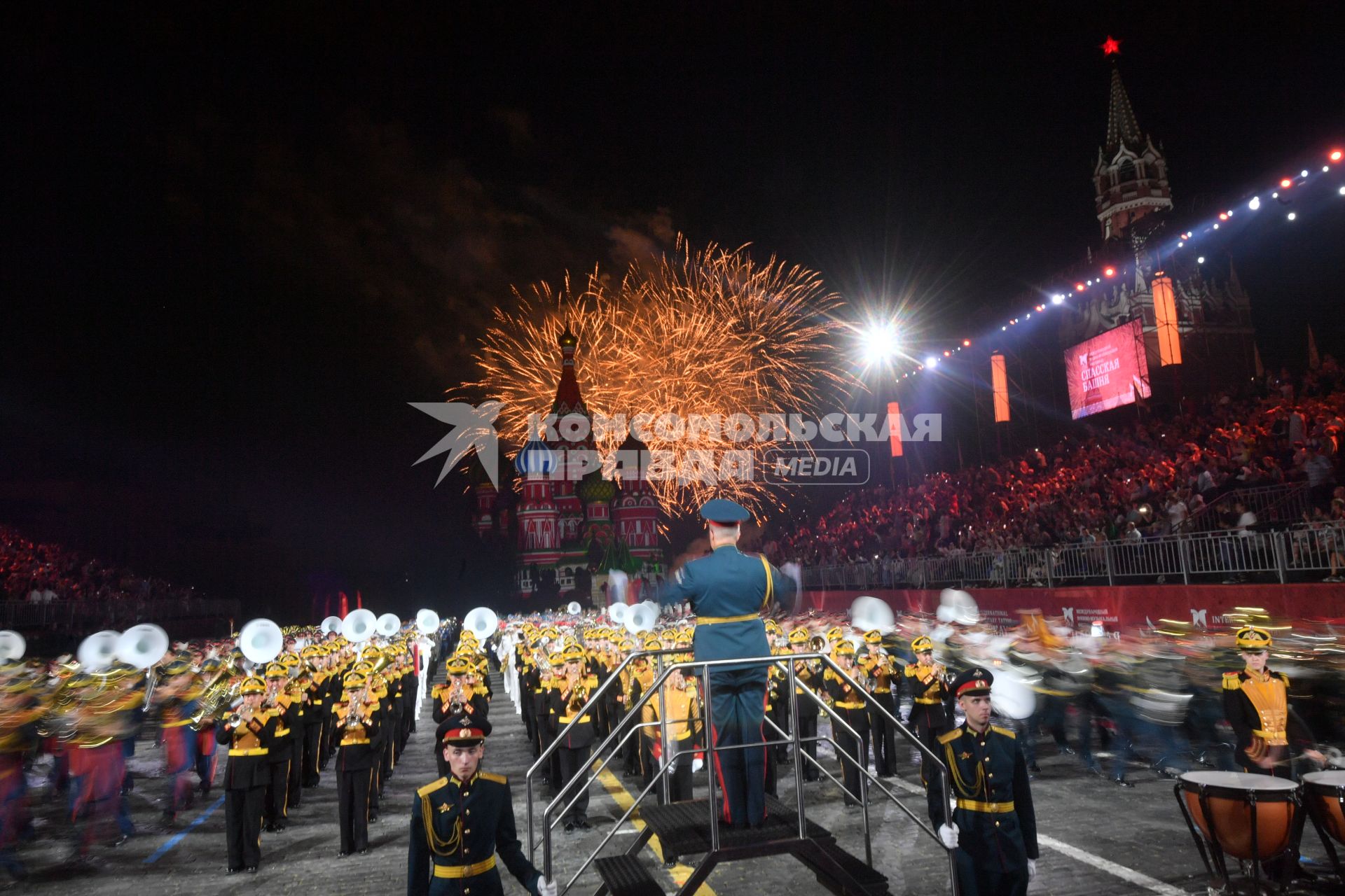 Москва. Церемония открытия Международного военно-музыкального фестиваля `Спасская башня` на Красной площади.