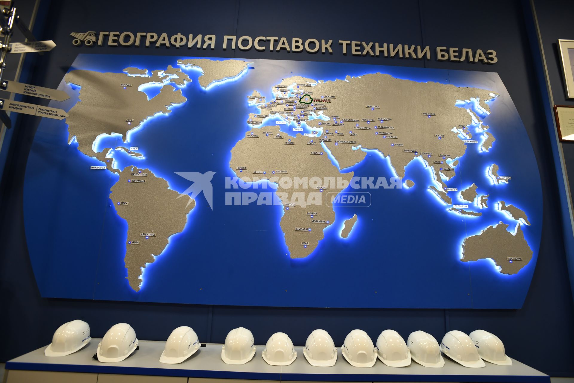 Жодино. Белоруссия.  В музее  Белорусского автомобильного завода (БелАЗ) .