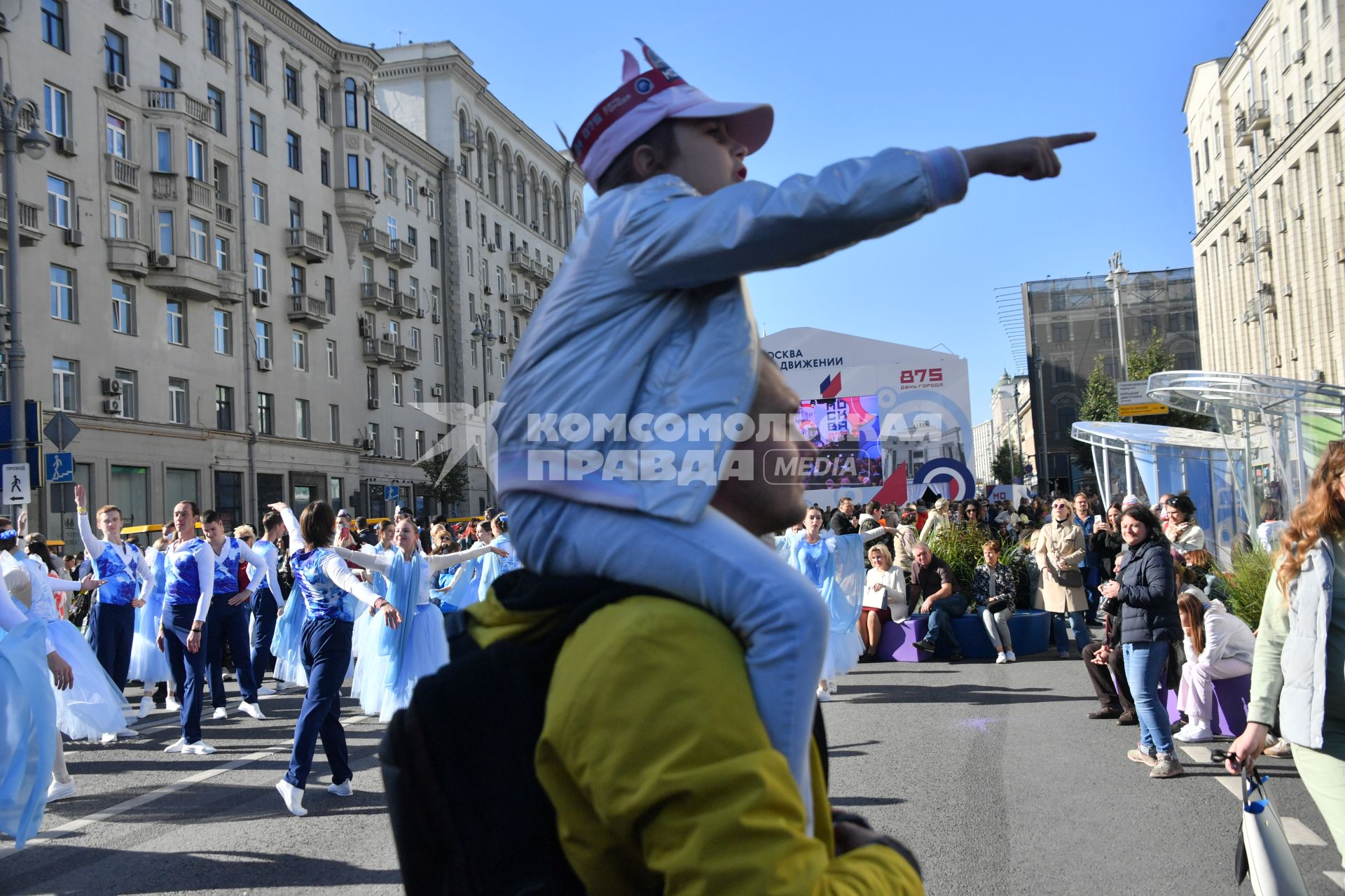 Москва. На праздничных мероприятиях в честь Дня города на Тверской улице.