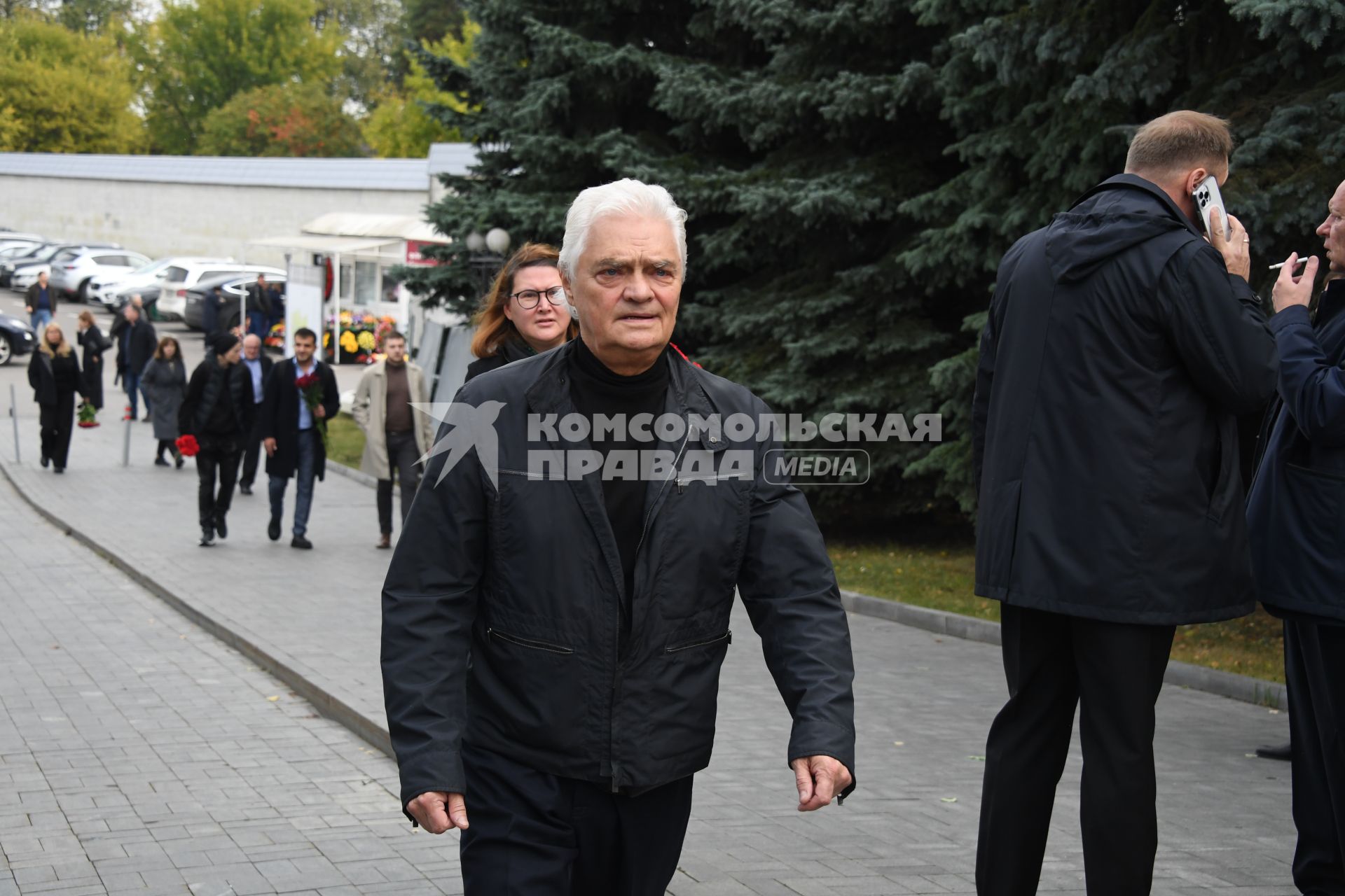 Москва. Научный обозреватель `Комсомольской правды ` Владимир Лаговский на церемонии прощания с генеральным директором медиагруппы `Комсомольской правды` Владимиром Сунгоркиным в похоронном доме `Троекурово`.