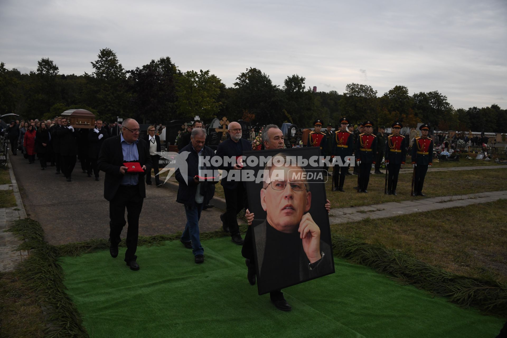 Москва. На церемонии прощания с генеральным директором медиагруппы `Комсомольской правды` Владимиром Сунгоркиным на Троекуровском кладбище.