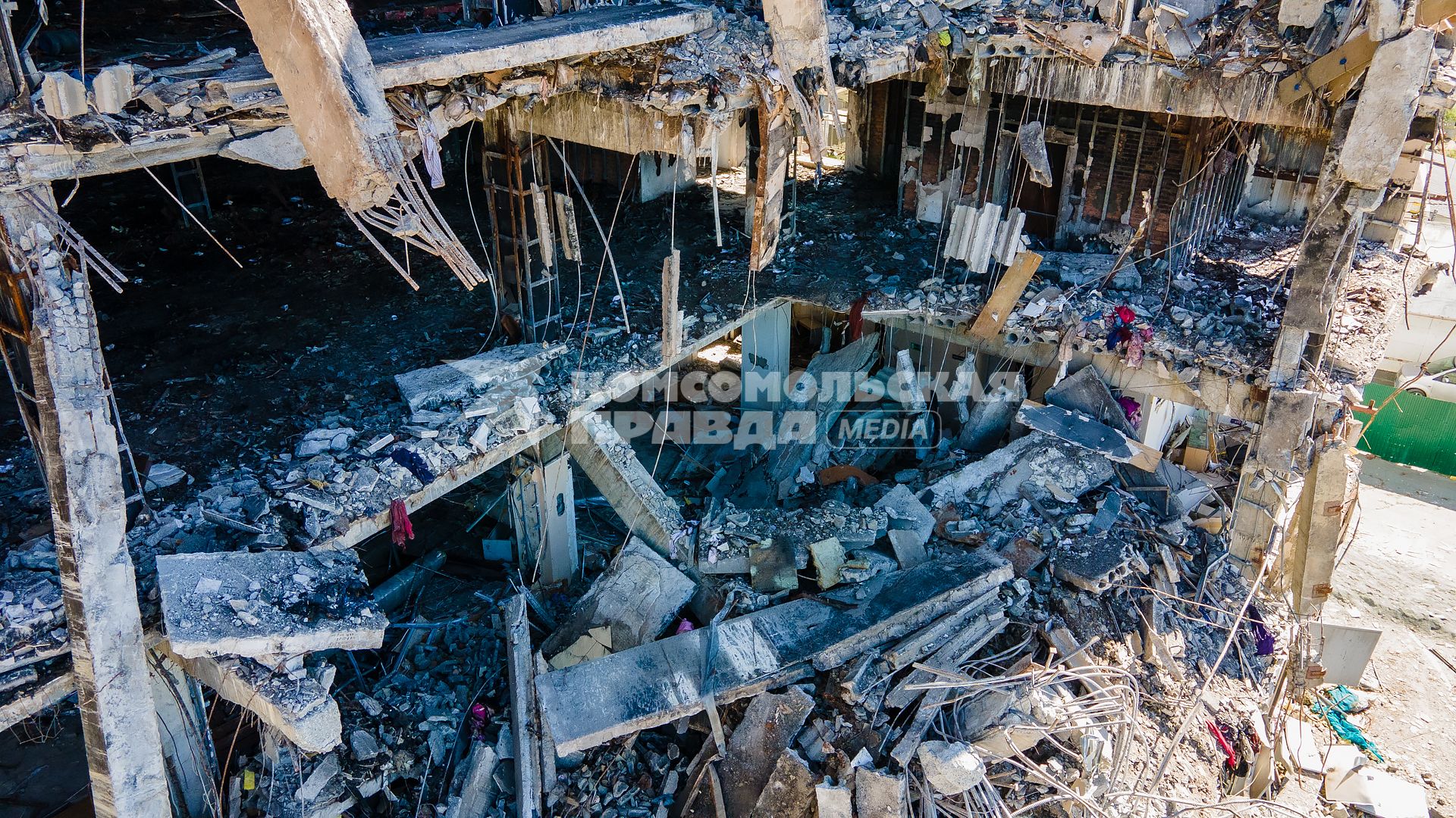 Владивосток. Демонтаж сгоревшего ТЦ `Максим`.