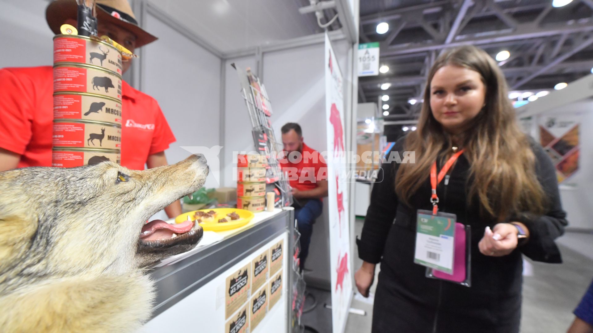 Москва. Участники и посетители на осенней выставке продуктов питания WorldFood Moscow 2022 в МВЦ`Крокус Экспо`.