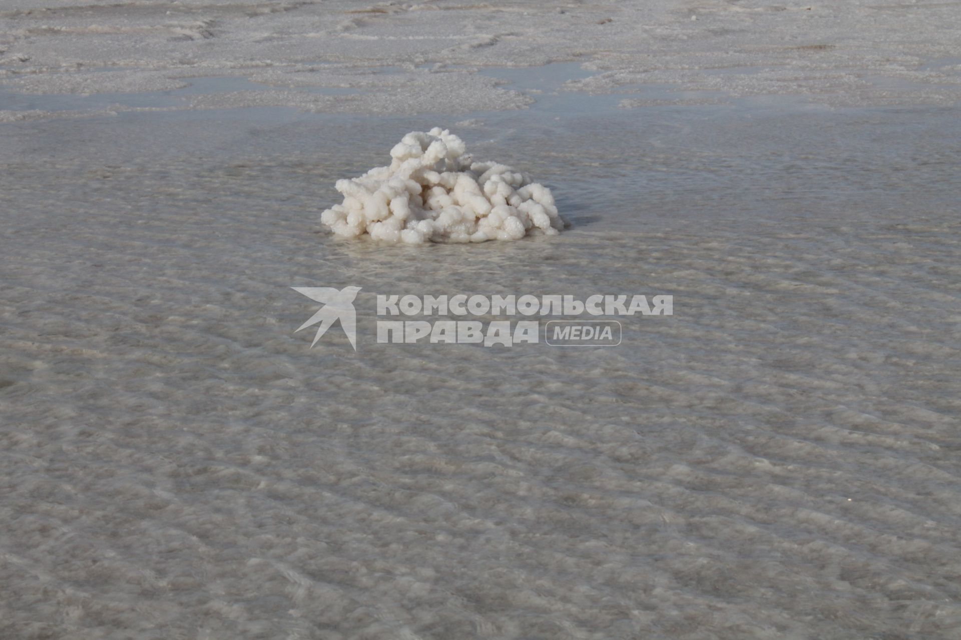 Астраханская область. Соль на берегу озера Баскунчак в Богдинско-Баскунчакском заповеднике.