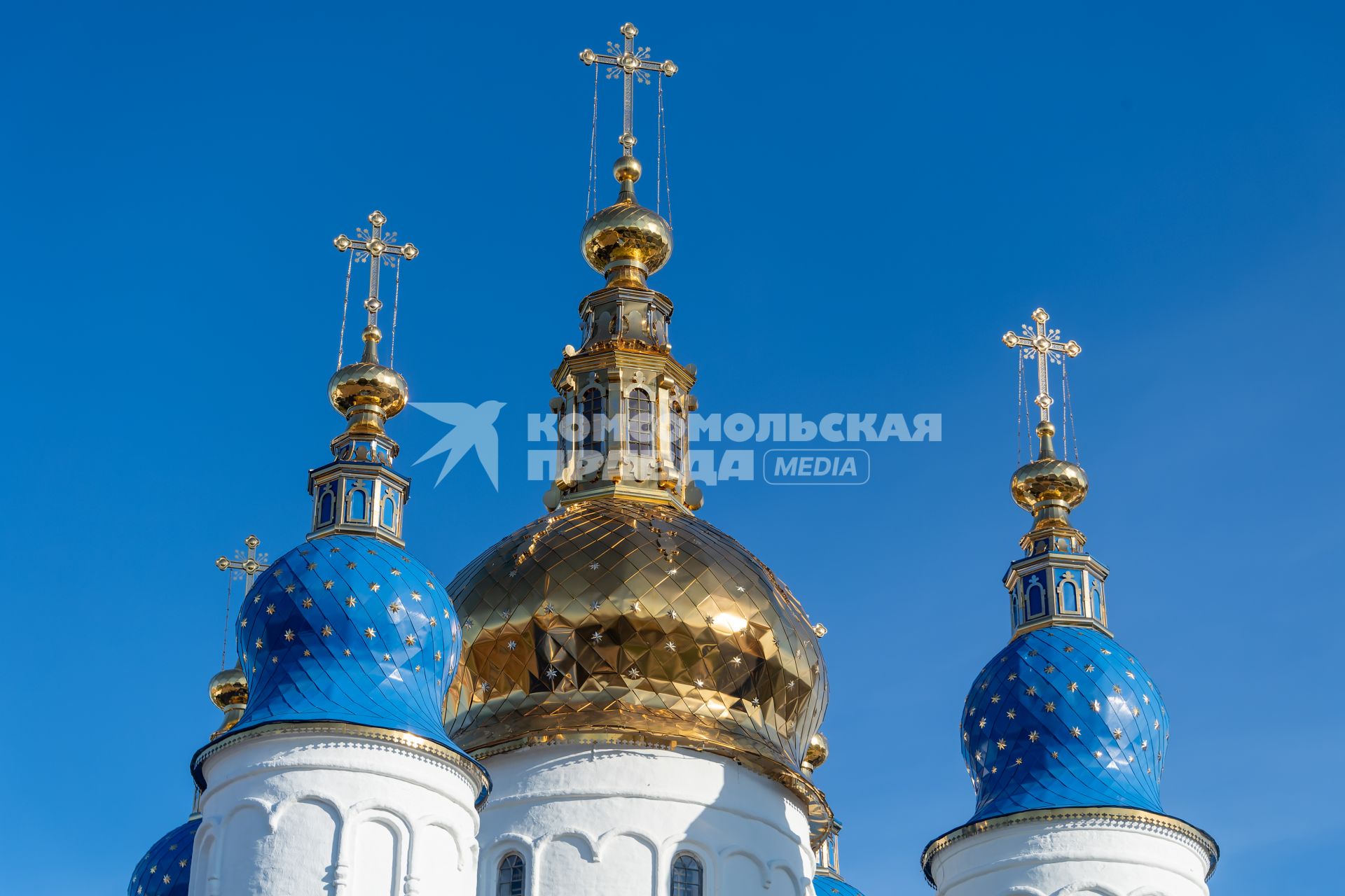 Тобольск. Вид на Софийско-Успенский собор Тобольского кремля.