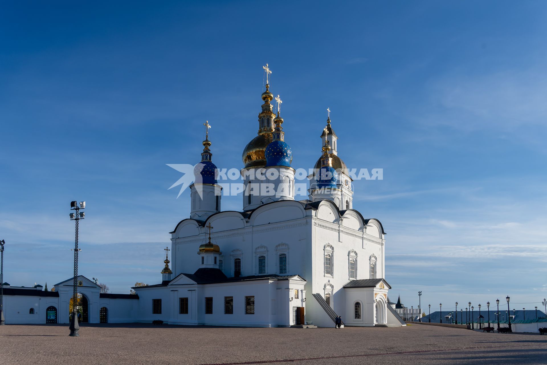 Тобольск. Вид на Софийско-Успенский собор Тобольского кремля.