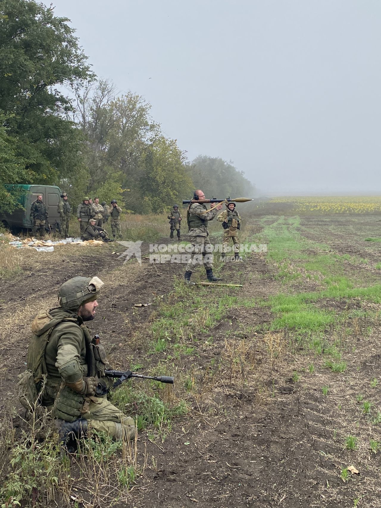 Донецкая область. Бойцы батальона `Восток` ДНР на стрельбище под Угледаром.