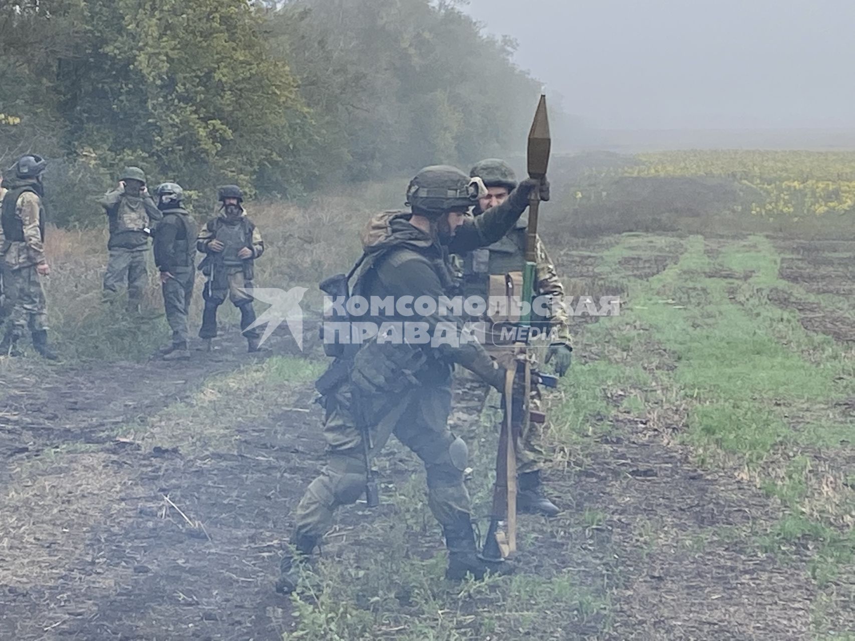 Донецкая область. Бойцы батальона `Восток` ДНР на стрельбище под Угледаром.