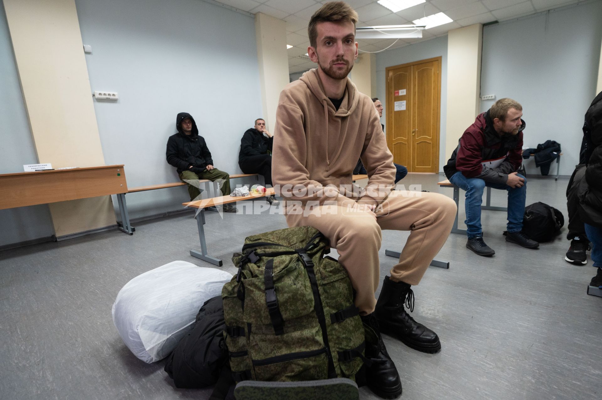 Санкт-Петербург. Мужчины, призванные на военную службу в ходе частичной мобилизации, в пункте предварительного сбора граждан. Президент РФ Владимир Путин 21 сентября подписал указ о проведении в стране частичной мобилизации.