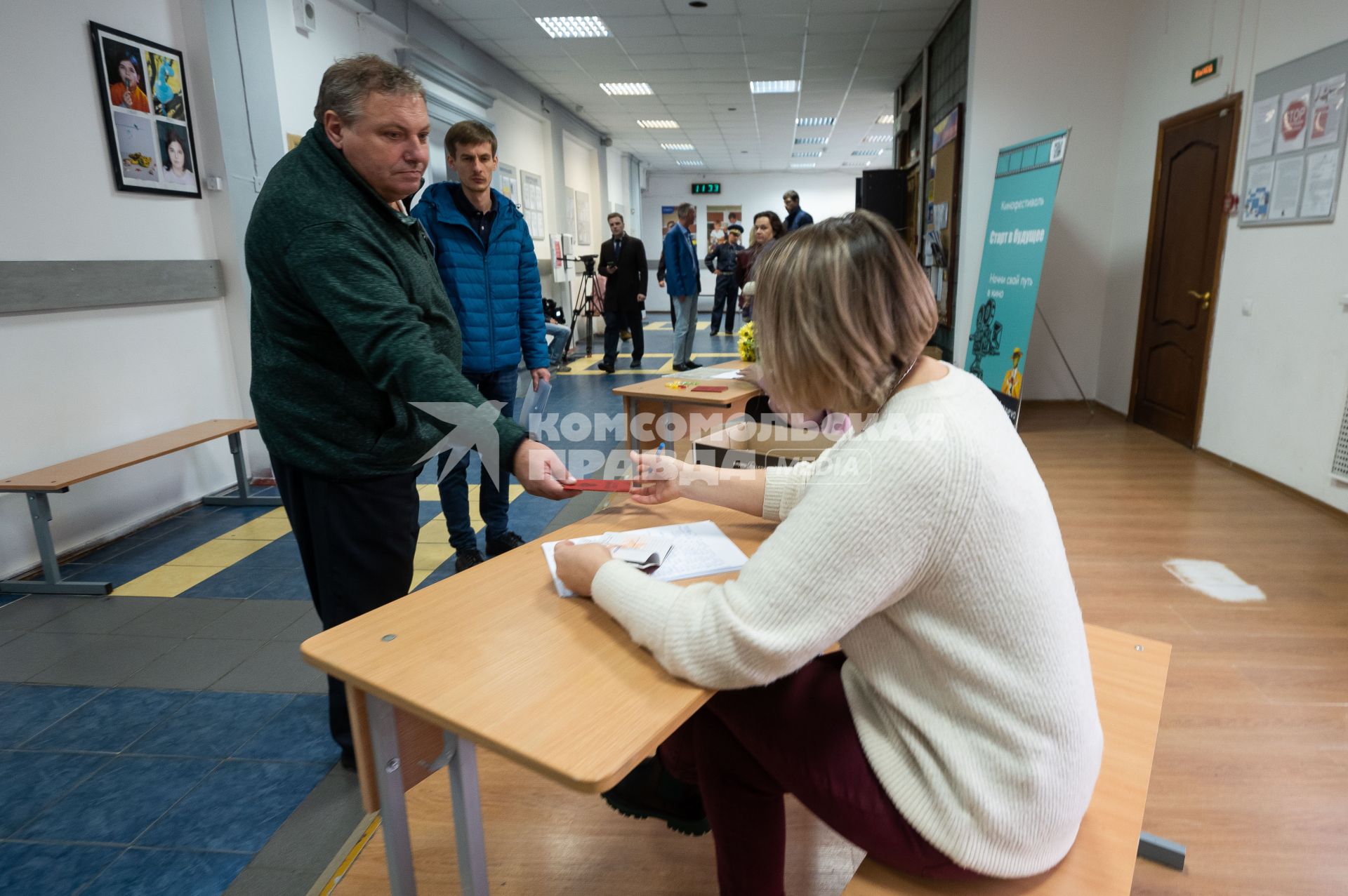 Санкт-Петербург. Мужчины, призванные на военную службу в ходе частичной мобилизации, в пункте набора граждан пребывающих в запасе. Президент РФ Владимир Путин 21 сентября подписал указ о проведении в стране частичной мобилизации.