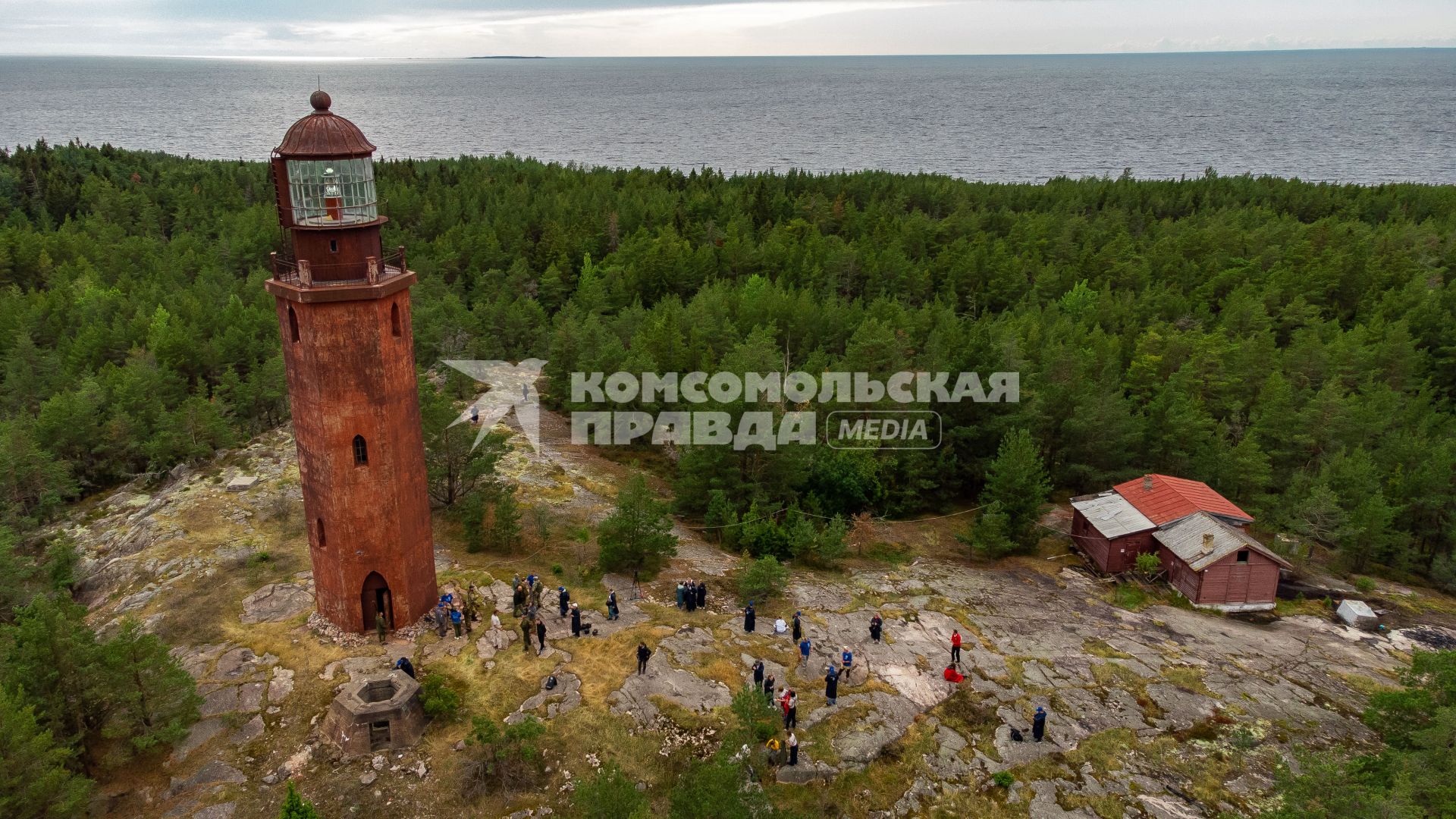 Ленинградская область. Маяк на острове Большой Тютерс в Финском заливе.