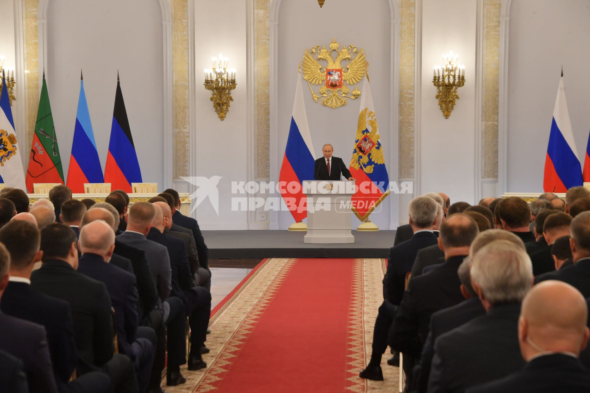 Москва. Президент РФ Владимир Путин во время церемонии подписания договоров о вхождении в Российскую Федерацию Донецкой и Луганской народных республик, Запорожской и Херсонской областей в Георгиевском зале Большого Кремлевского дворца.