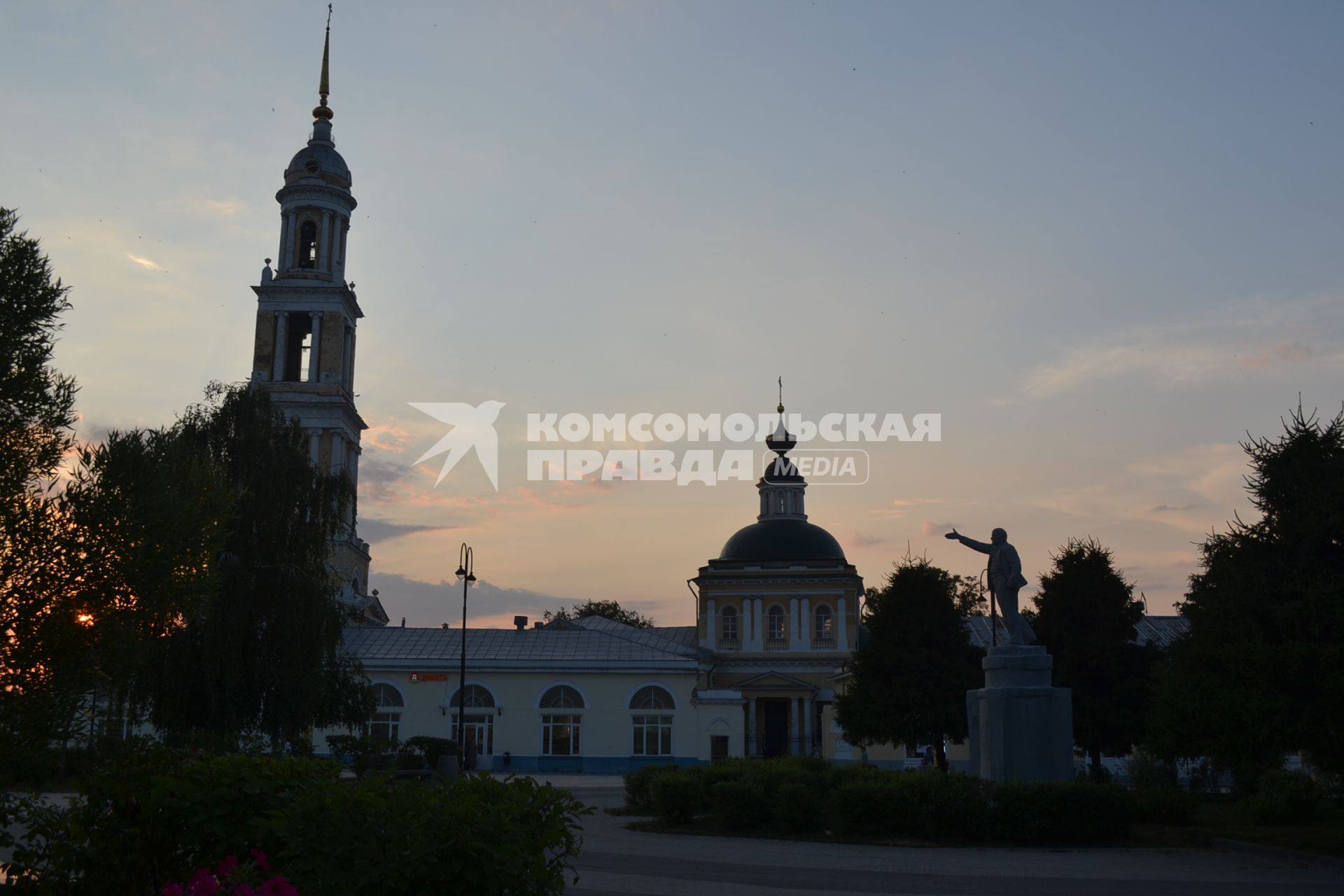 Московская область. г.Коломна. Памятник Ленину на площади Двух революций.