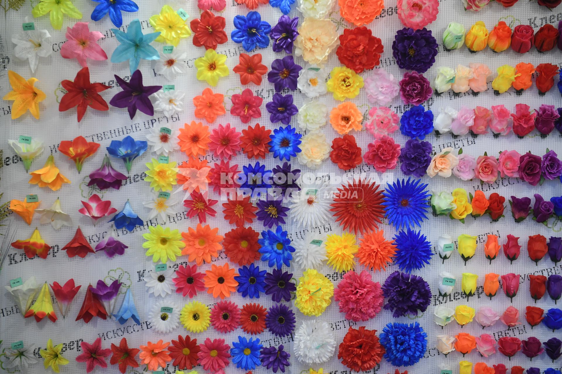 Москва. На выставке погребальных принадлежностей, похоронного сервиса, мемориального искусства `Некрополь - WorldRussia 2022` в центральном выставочном комплексе `Экспоцентр`.