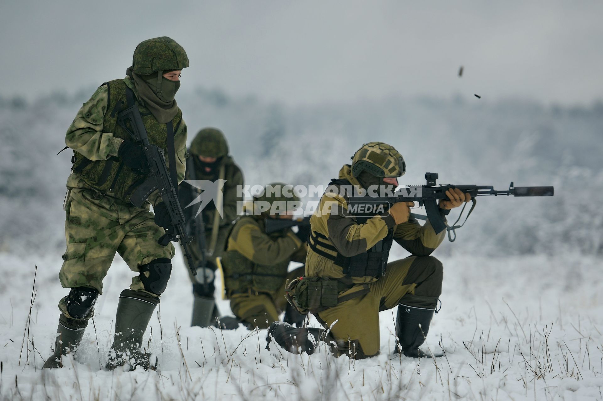 Свердловская область. Еланский военный учебный центр. Тренровка разведывательного подразделения. Граждане призваные из запаса, во время частичной мобилизации, проходят огневую подготовку на стрельбище. Президент РФ Владимир Путин 21 сентября подписал указ о проведении в стране частичной мобилизации