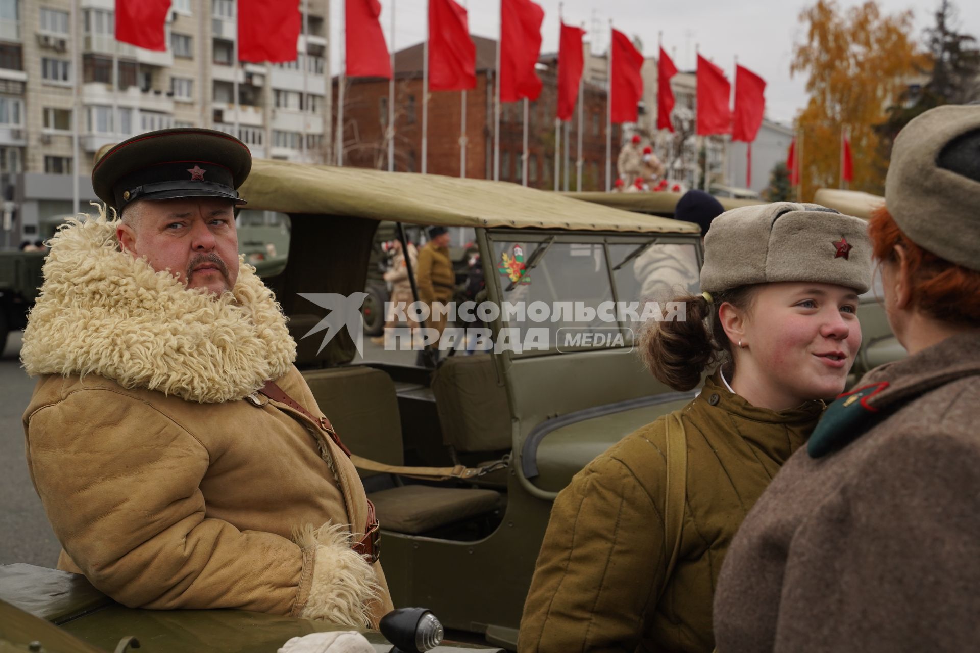 Самара. Парад Памяти `Дорога Победы`, посвященный 81-й годовщине военного парада 1941 года, на площади Куйбышева.