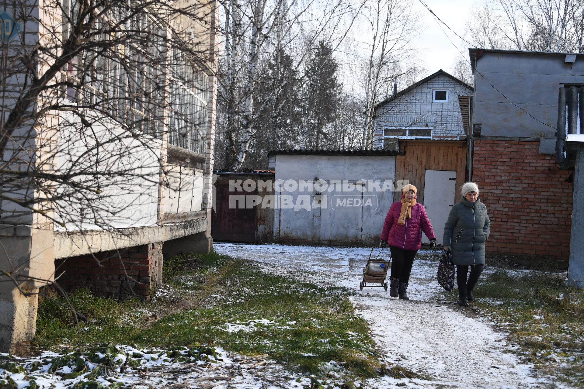 Вологодская область. Тотьма. Корреспонденты `Комсомольской правды` Владимир Ворсобин и Иван Макеев путешествуют автостопом по России. Виды города.