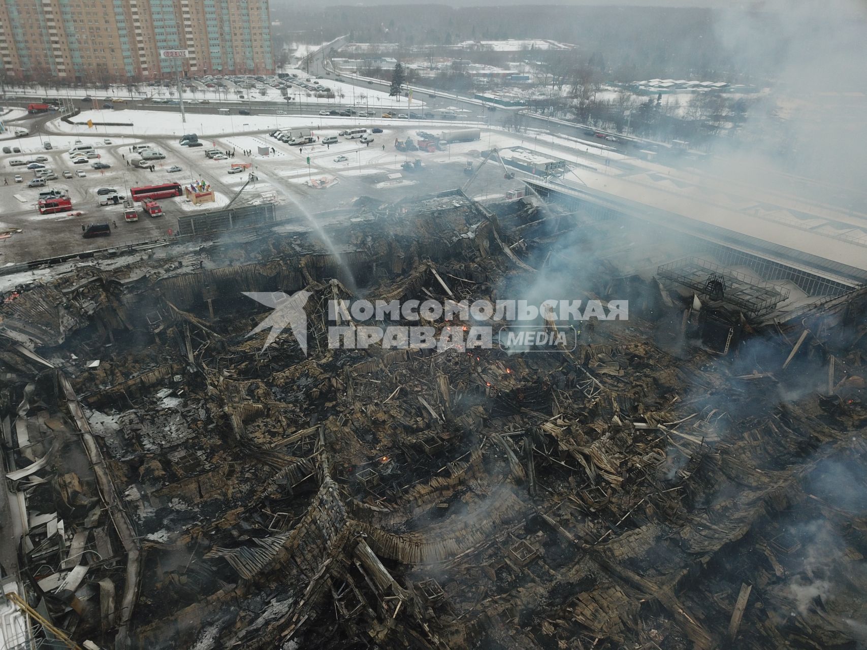 Московская область. г.Химки. Тушение пожара в магазине OBI на территории торгового центра `МЕГА Химки`.