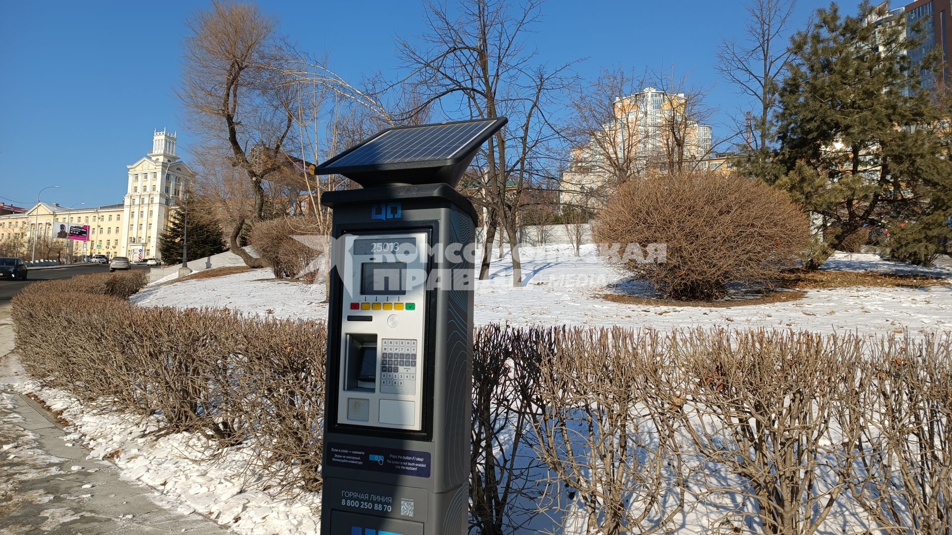 Владивосток. Паркоматы (терминалы) для оплаты платных парковок во  на улице Лазо.