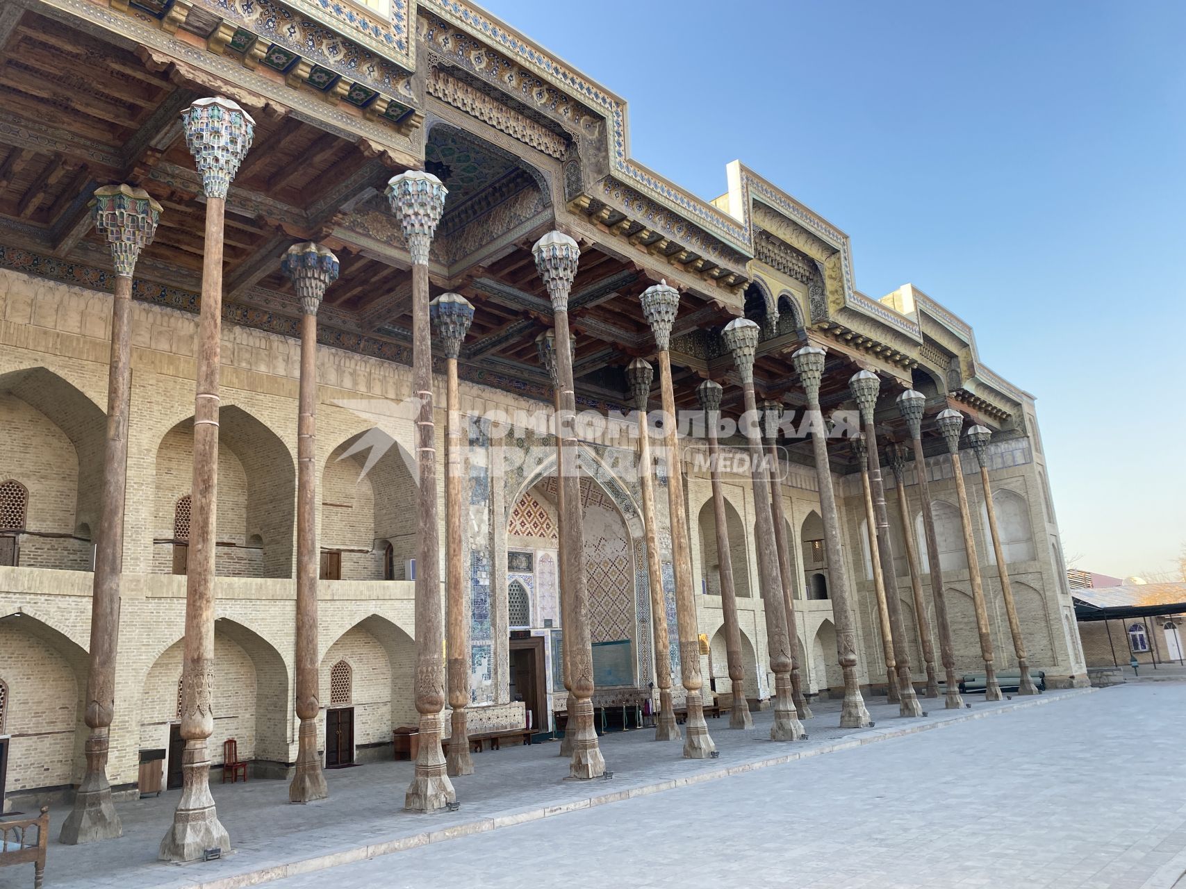 Республика Узбекистан. г. Бухара. Старинная мечеть Боло-Хауз.