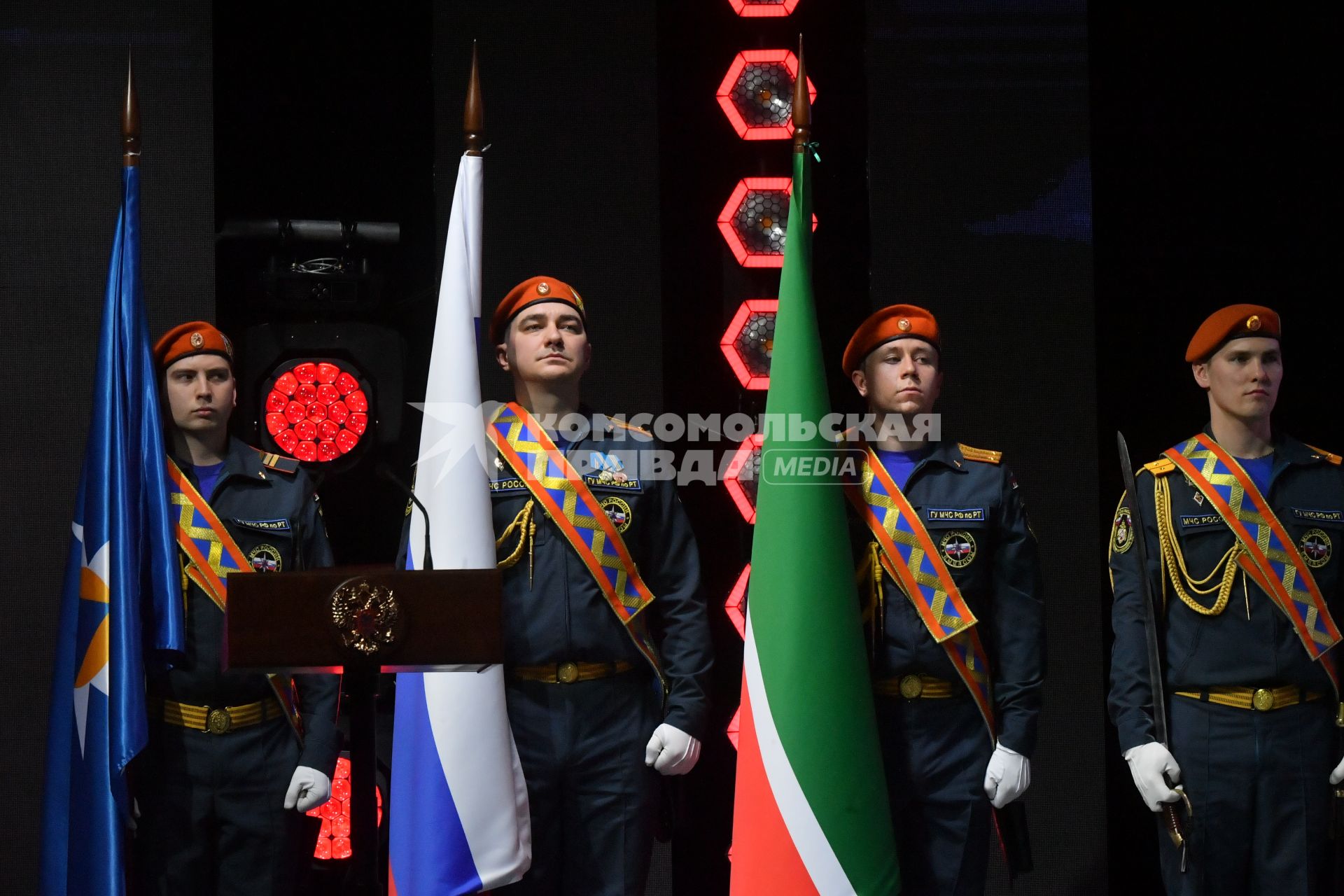 Казань. Во время награждения победителей XIV Всероссийского фестиваля `Созвездие мужества`.