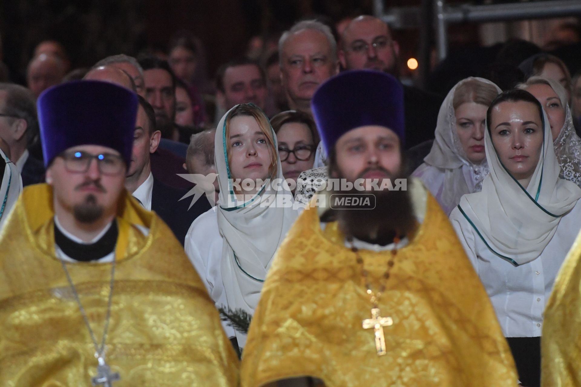 Москва. Во время  Рождественского богослужения в храме Христа Спасителя в Москве.