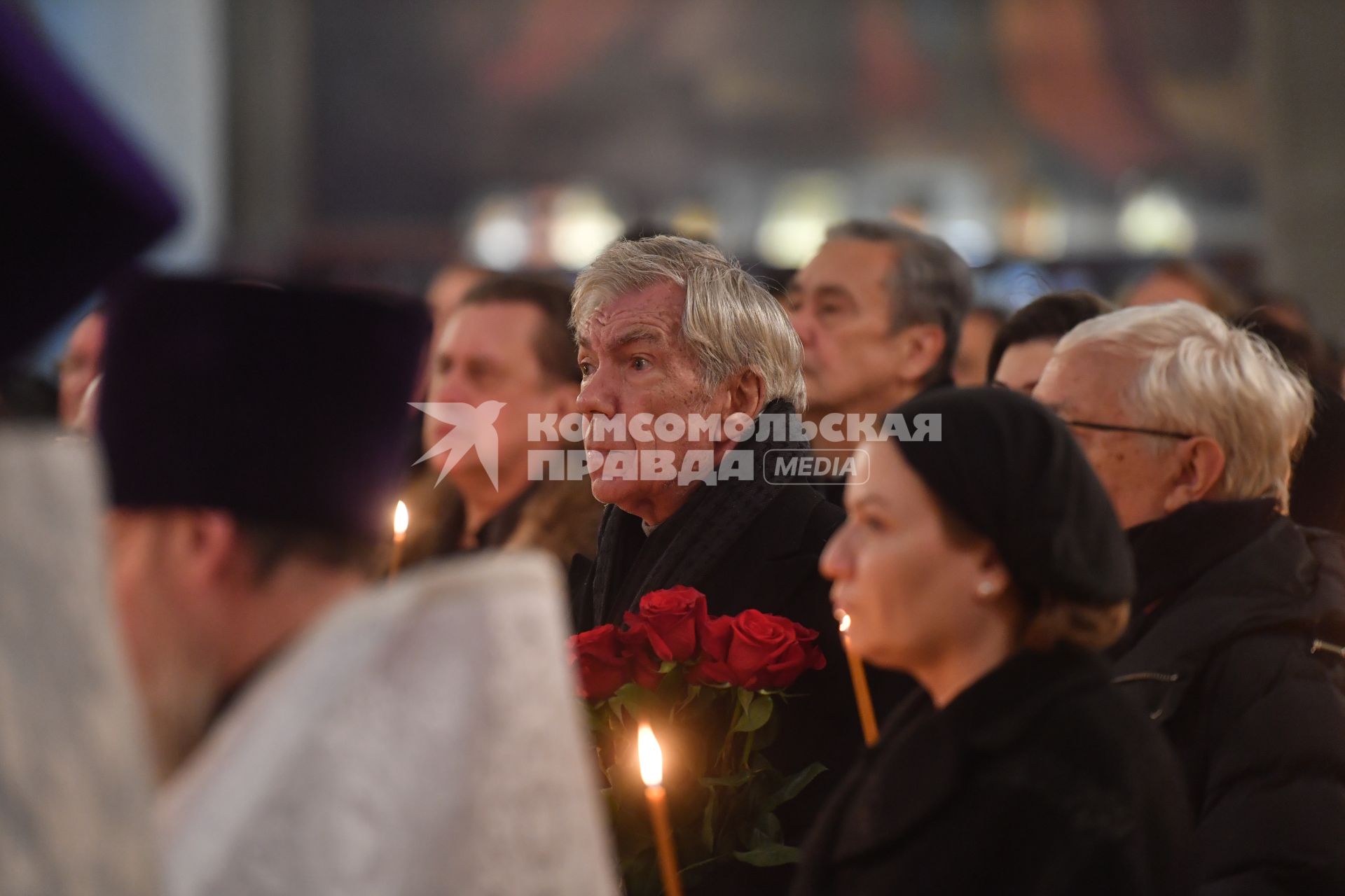 Москва. Телеведущий Юрий Николаев на прощании с композитором Эдуардом Артемьевым в Храме Большое Вознесение.