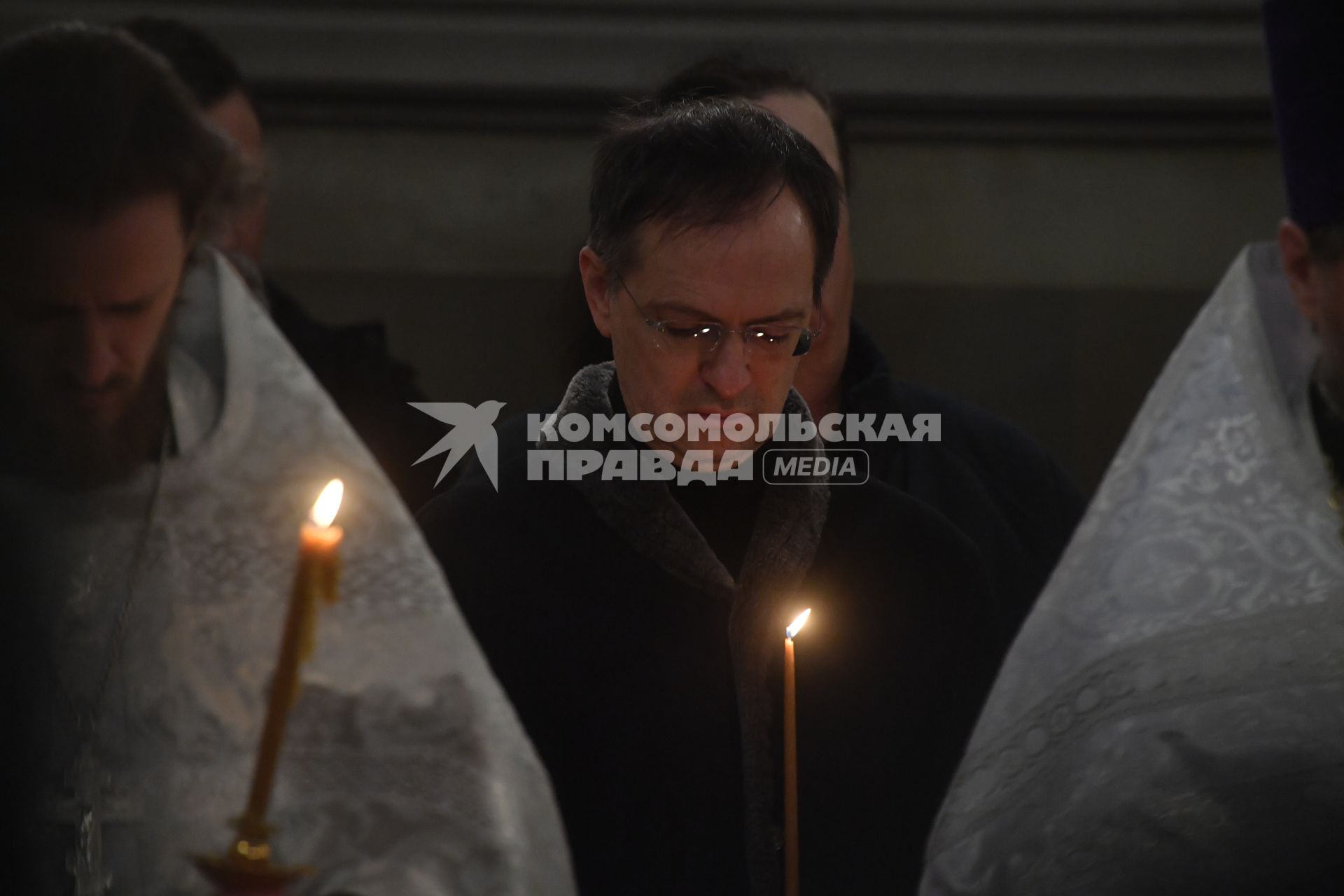 Москва. Помощник президента РФ, председатель Российского военно-исторического общества Владимир Мединский на прощании с композитором Эдуардом Артемьевым в Храме Большое Вознесение.