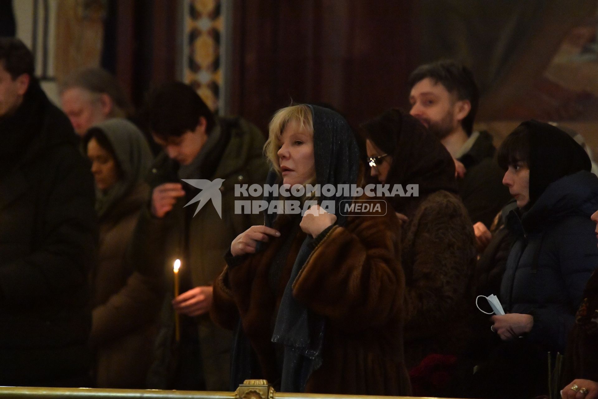 Москва. Народная артистка России Александра Захарова на церемонии прощания с народной артисткой СССР Инной Чуриковой в храме Христа Спасителя.