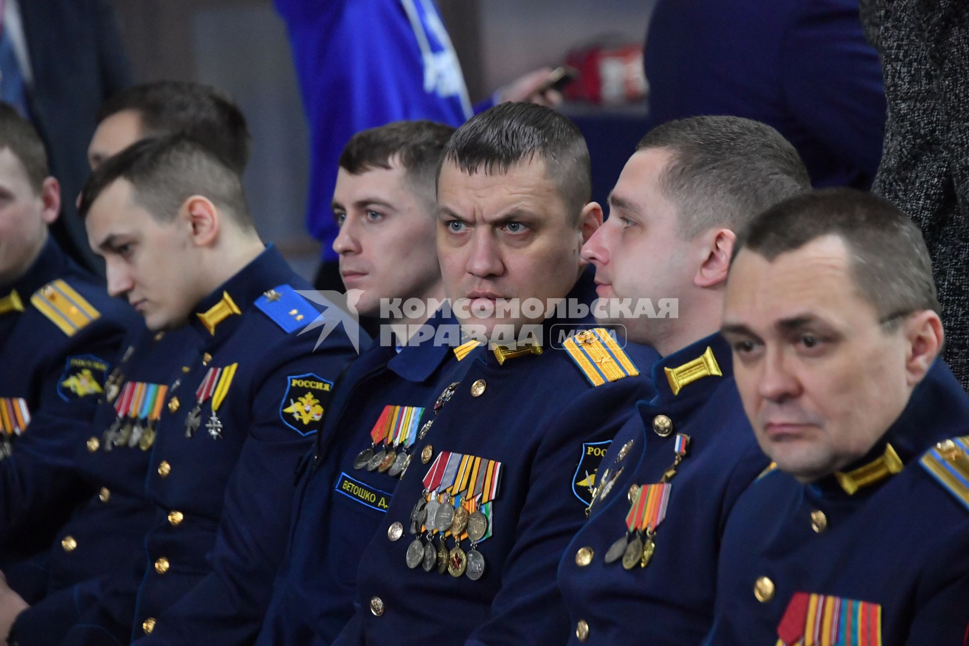 Москва. Участники СВО перед началом ежегодного послания президента РФ В.Путина Федеральному собранию РФ в Гостином дворе.