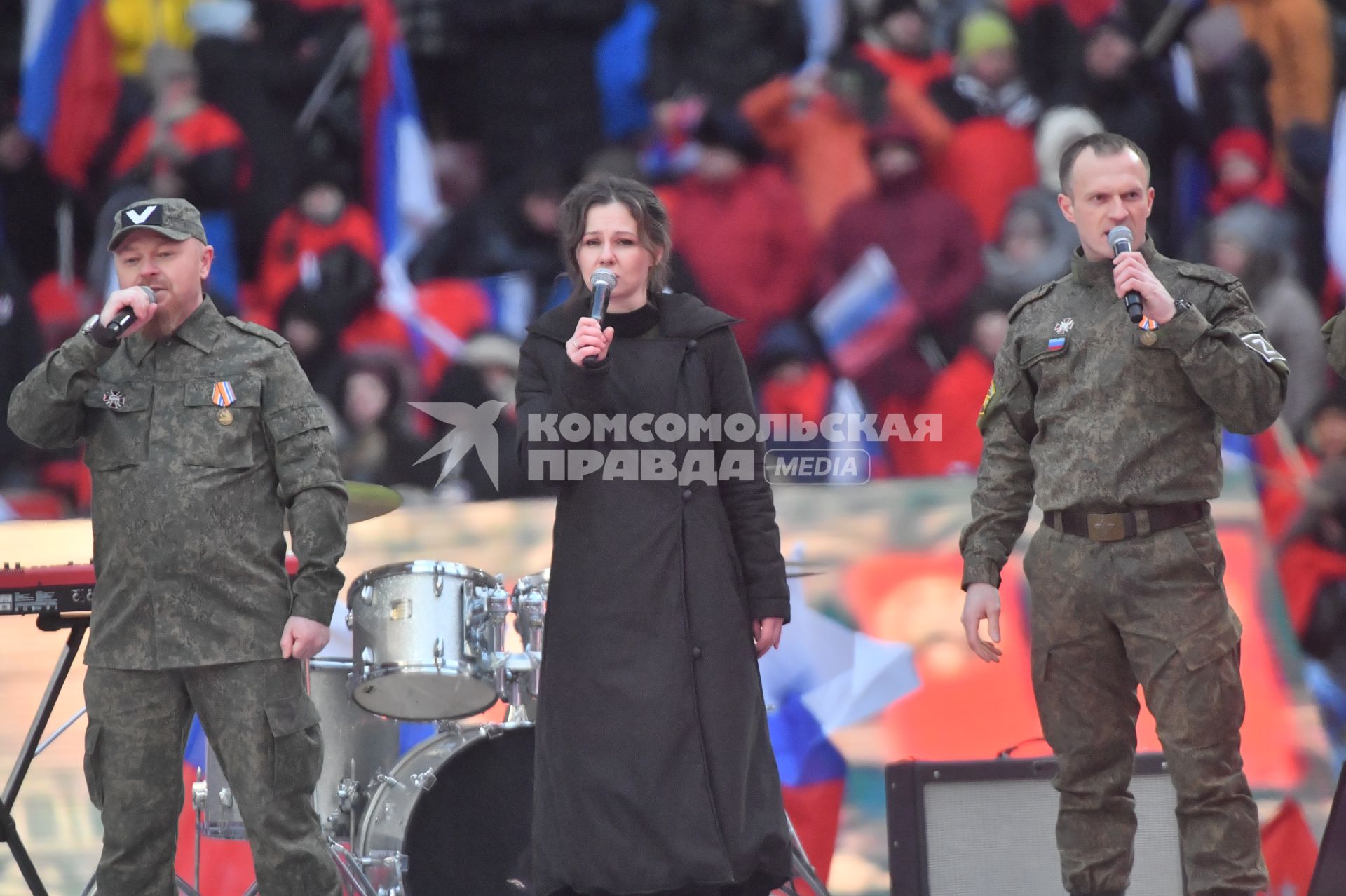 Москва.  Актриса Полина Агуреева  во время митинг-концерта `Слава защитникам Отечества` в Лужниках, посвященного участникам спецоперации и празднованию Дня защитника Отечества.