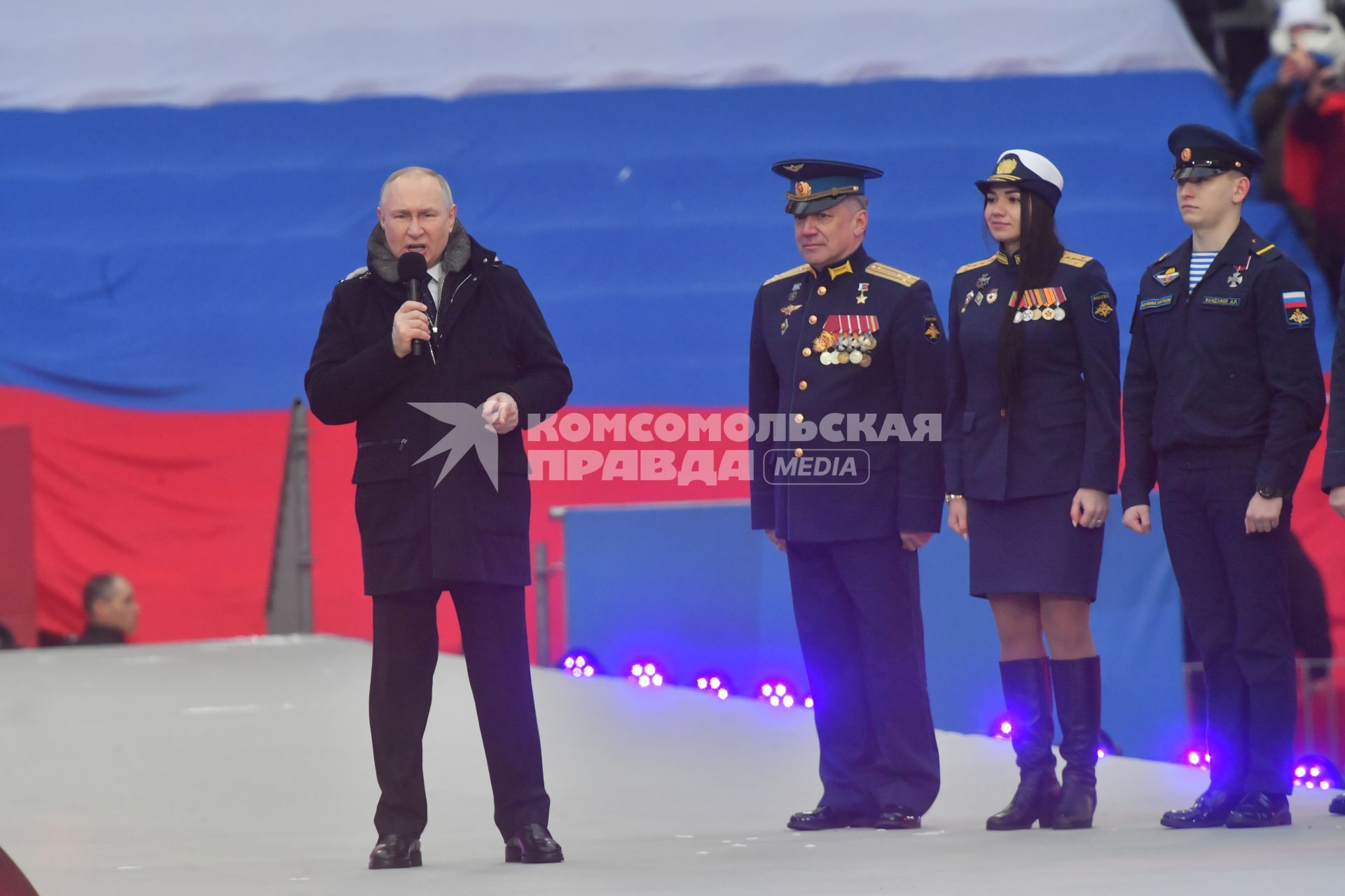 Москва.  Президент РФ Владимир Путин  в Лужниках во время выступления на митинге-концерте `Слава защитникам Отечества`, посвященном участникам специальной военной операции и празднованию Дня защитника Отечества.