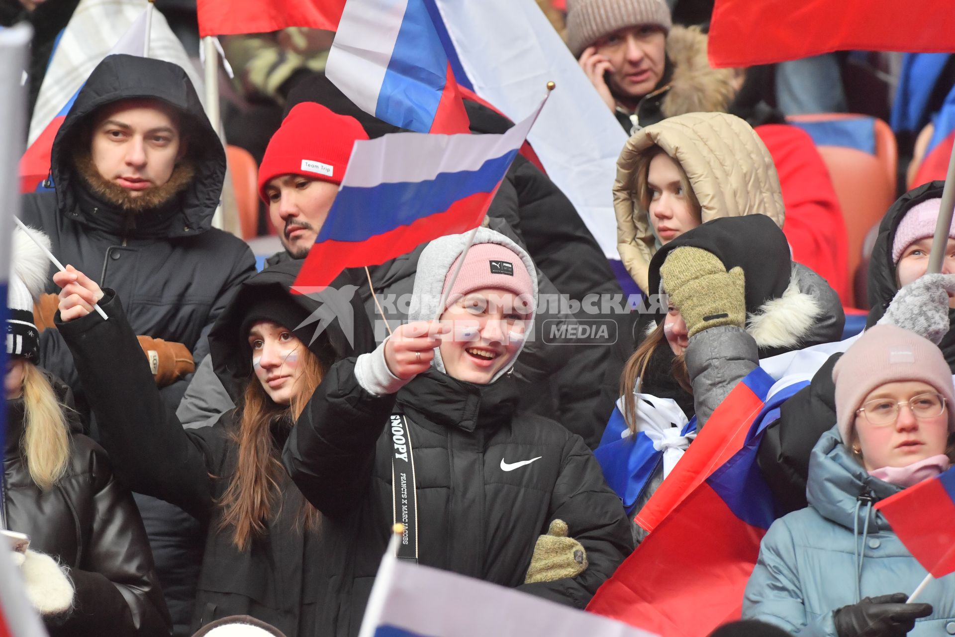 Москва. Зрители  во время митинг-концерта `Слава защитникам Отечества` в Лужниках, посвященного участникам спецоперации и празднованию Дня защитника Отечества.