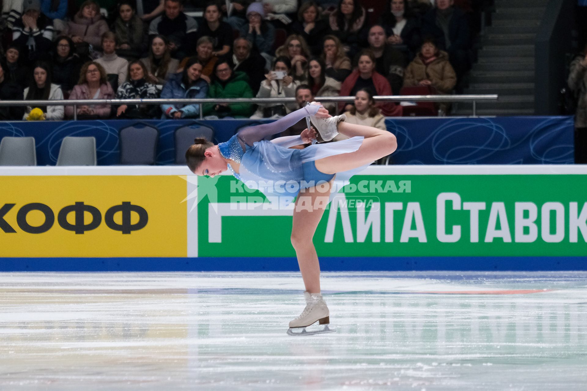 Санкт-Петербург. Фигуристка Софья Самоделкина выступает с короткой программой в женском одиночном катании в финале Кубка России `Гран-при России` по фигурному катанию.