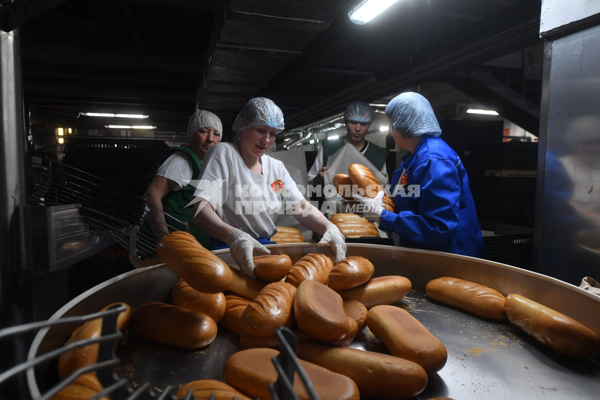 Москва.   кондитерско-булочном комбинате `Черёмушки`.