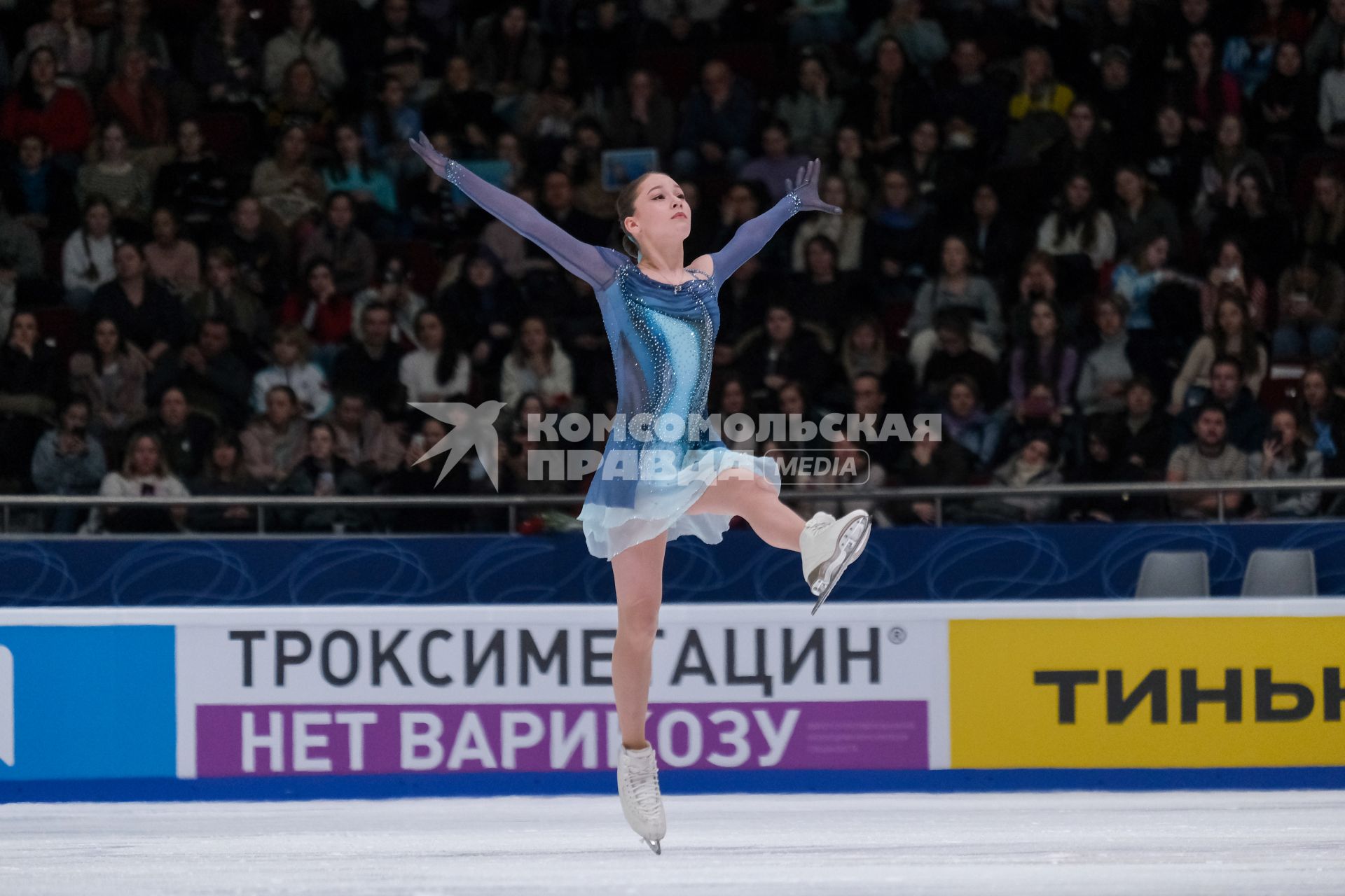 Санкт-Петербург. Фигуристка Софья Акатьева выступает с короткой программой в женском одиночном катании в финале Кубка России `Гран-при России` по фигурному катанию.