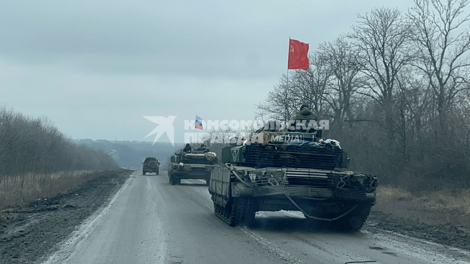 Луганская область. Колонна российской военной техники под Сватово.