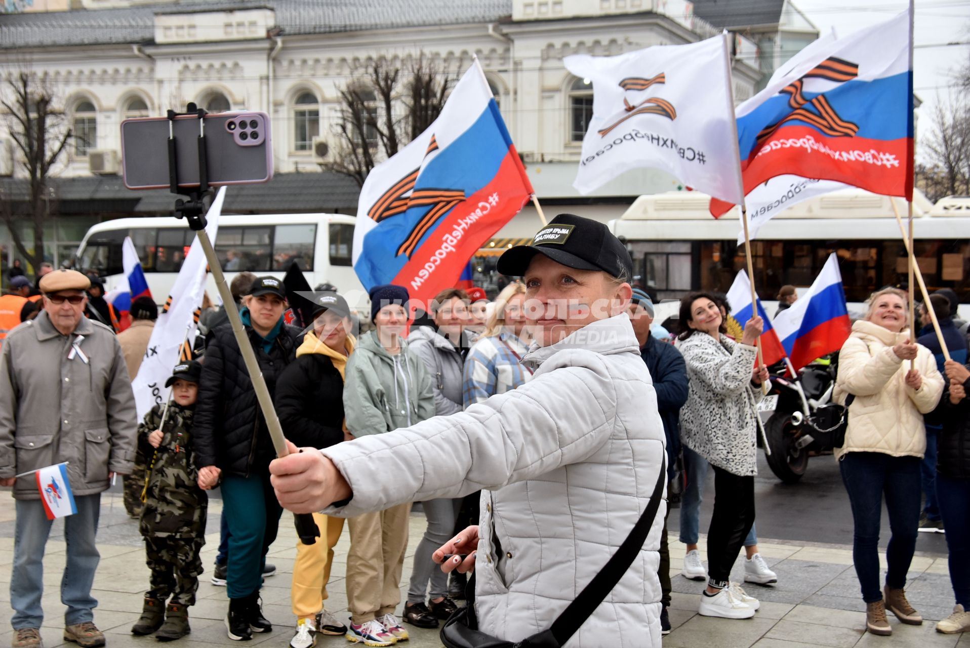 Республика Крым. Симферополь. Участники празднования в честь годовщины воссоединения Крыма с Россией.