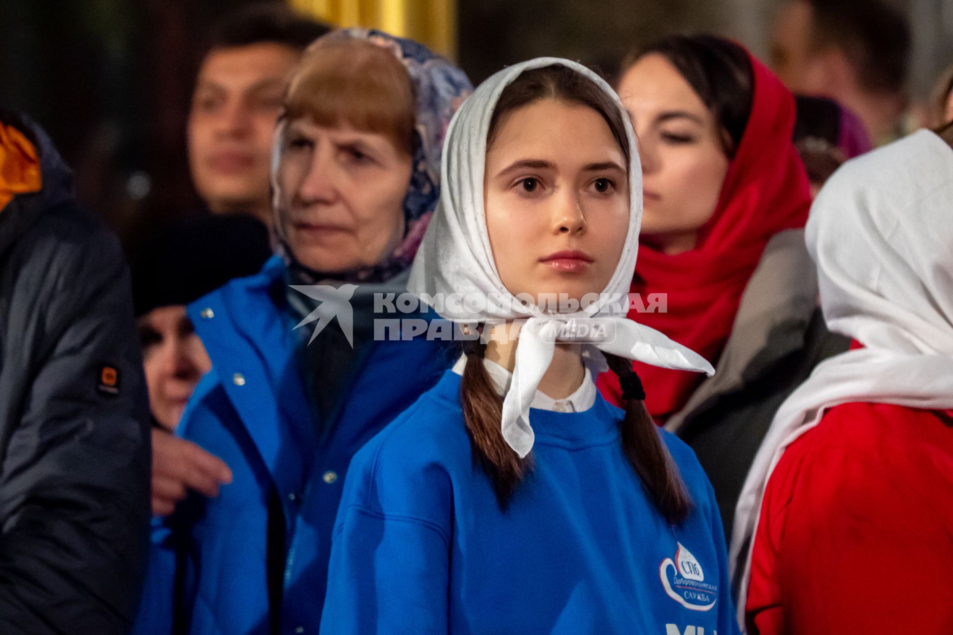 Санкт-Петербург. Во время праздничного   пасхального богослужения  в Казанском кафедральном соборе.