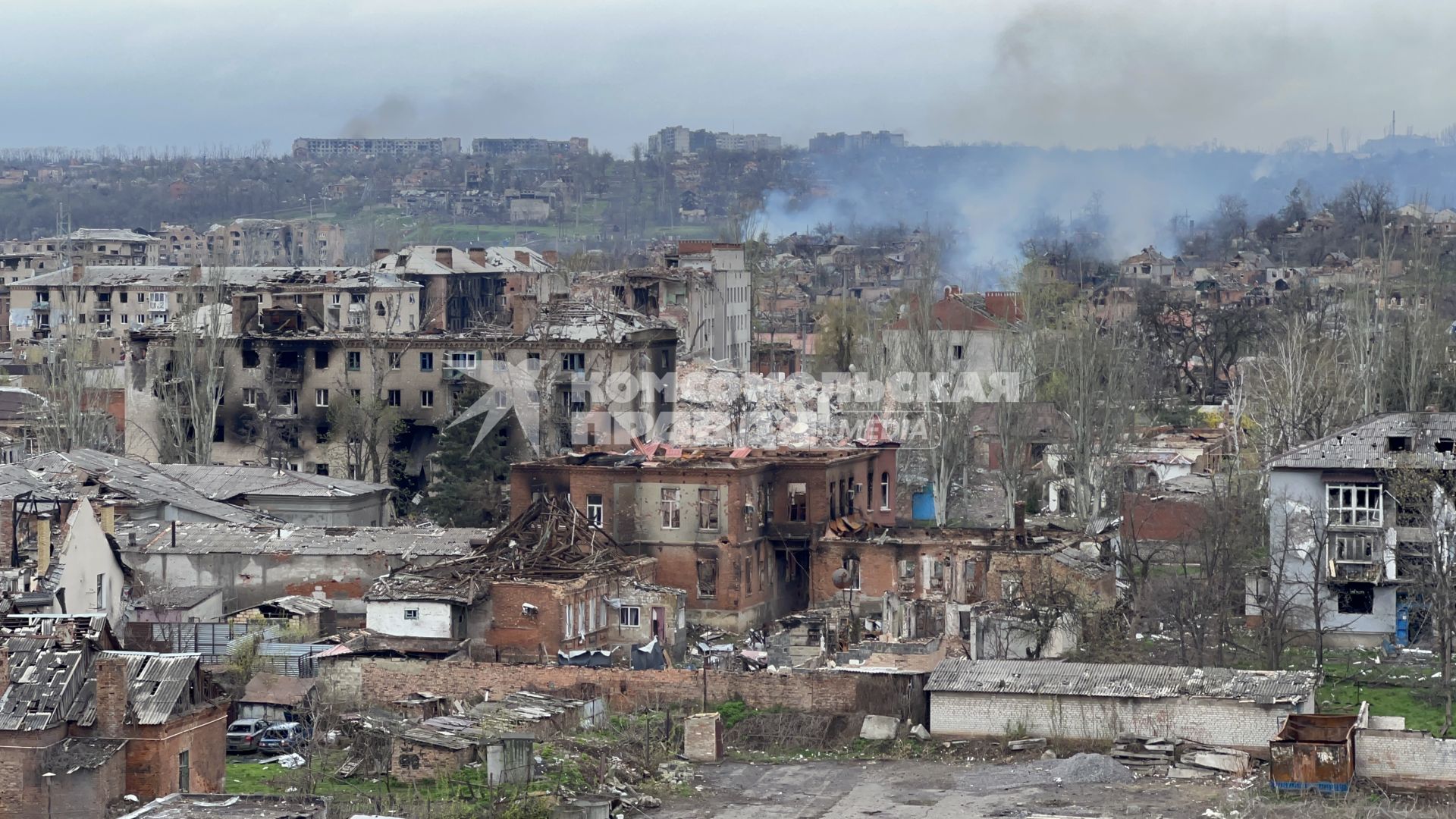 Донецкая область. г.Бахмут (Артемовск). Разрушенные дома в центральном районе города.