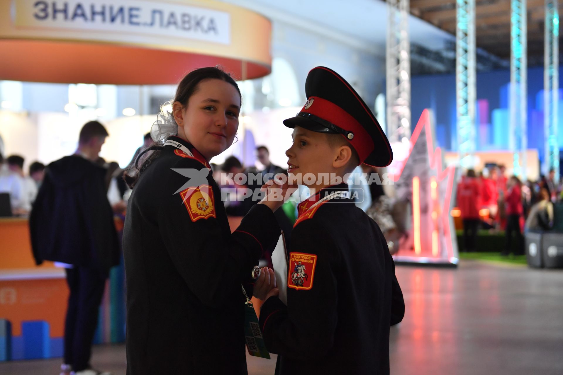 Москва. Участники  на федеральном просветительском марафоне `Знание. Первые`в ЦВЗ`Манеж`.