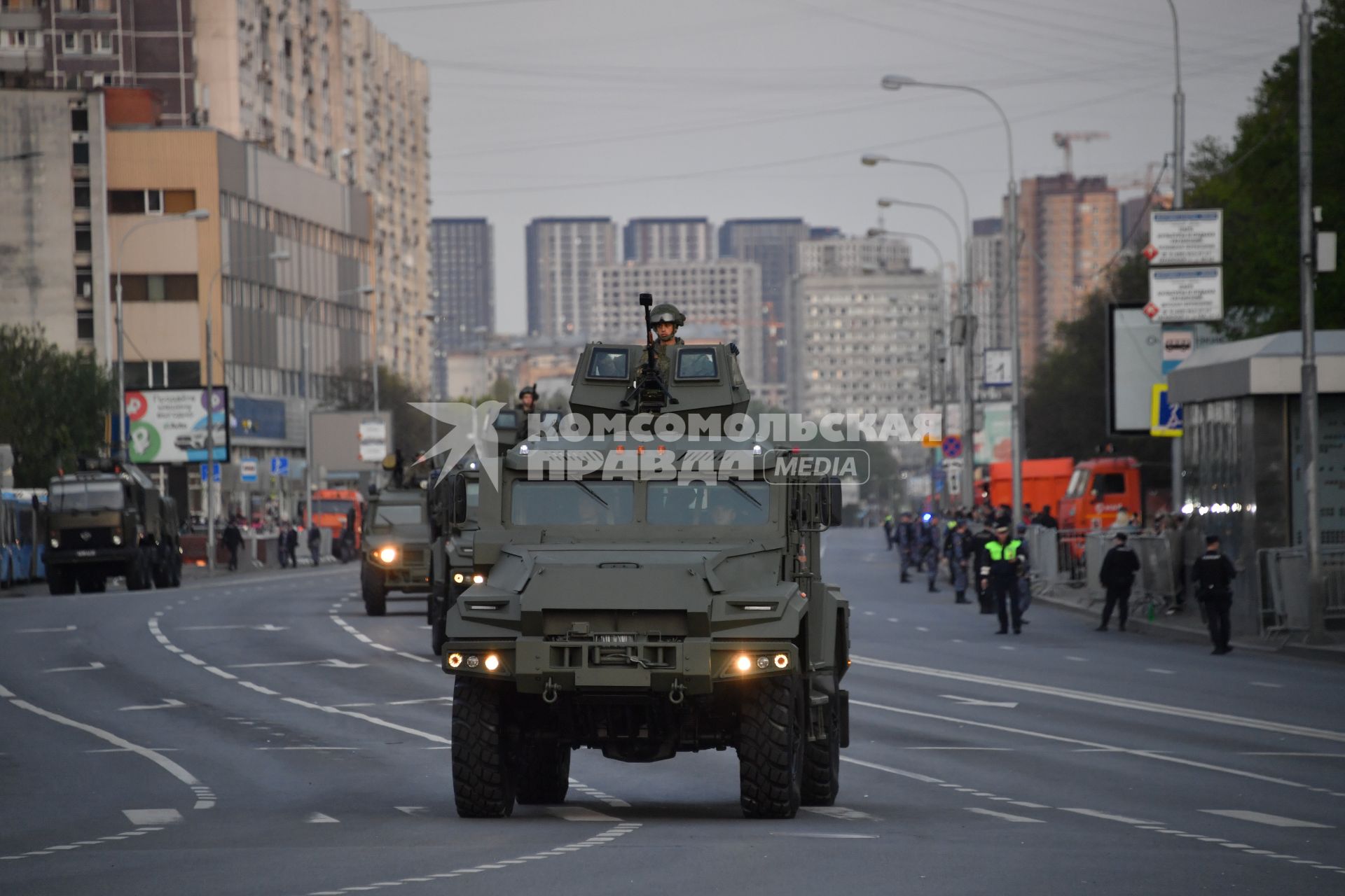 Москва. Новый многоцелевой бронеавтомобиль АМН-590951 `ВПК-Урал` во время проезда военной техники для репетиции парада, в честь 78-ой годовщины Победы в Великой Отечественной войне.