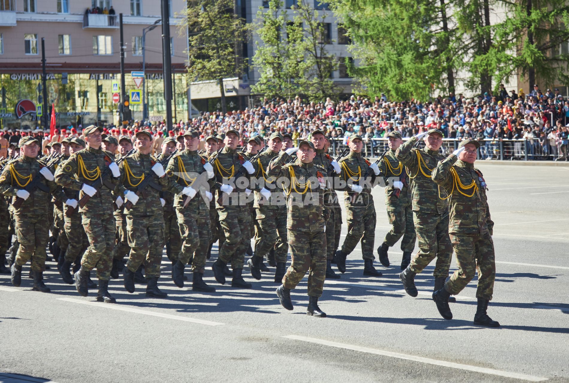 Пермь. Военнослужащие парадных расчетов во время парада, посвященного 78-й годовщине Победы в Великой Отечественной войне.