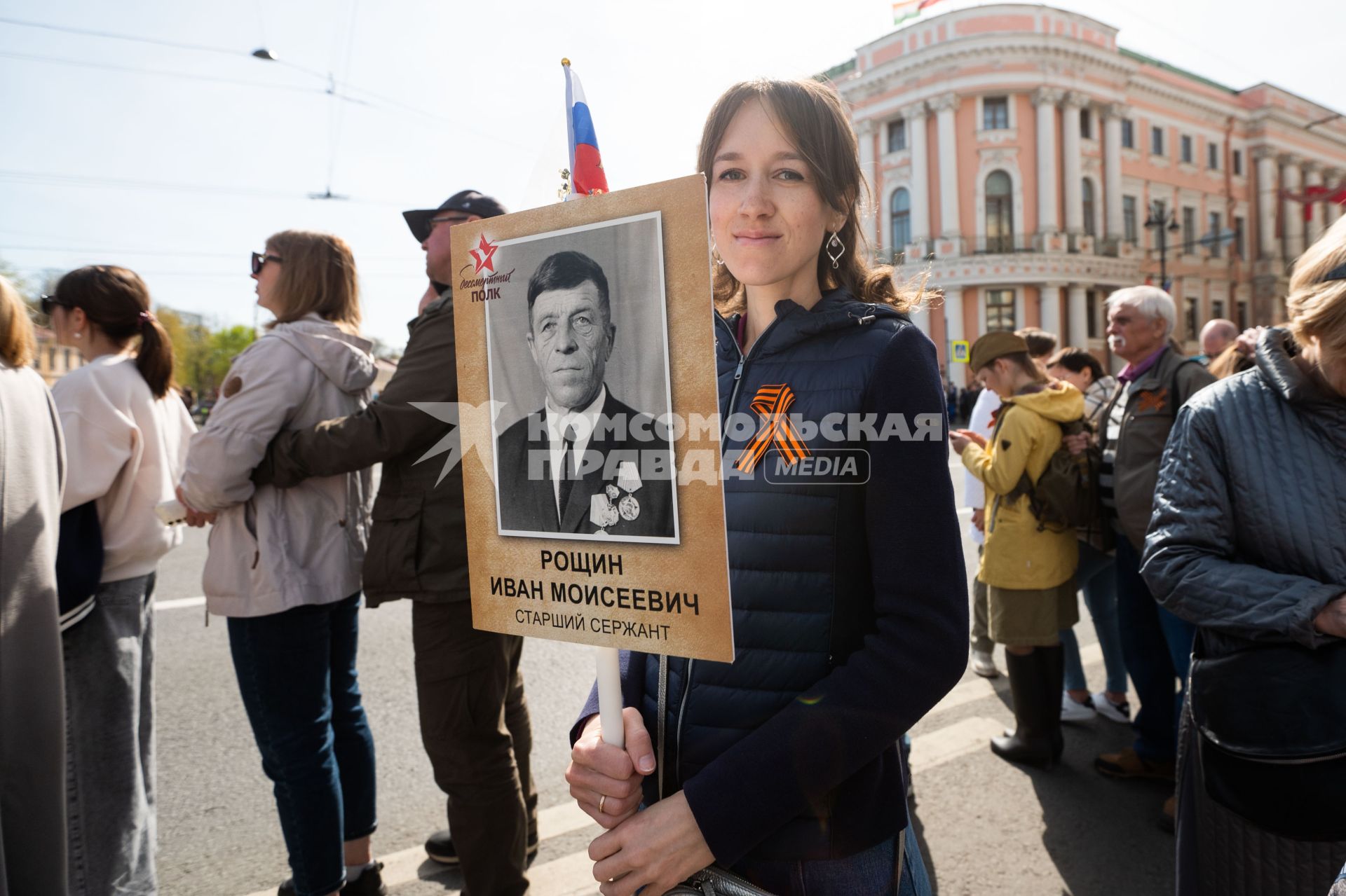 Санкт-Петербург. Горожане во время праздничных мероприятий, посвященных 78-й годовщине Победы в Великой Отечественной войне.