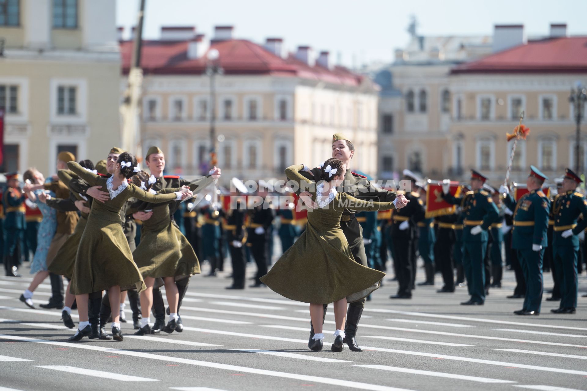 Санкт-Петербург. Участники парада, посвященного 78-й годовщине Победы в Великой Отечественной войне, на Дворцовой площади.